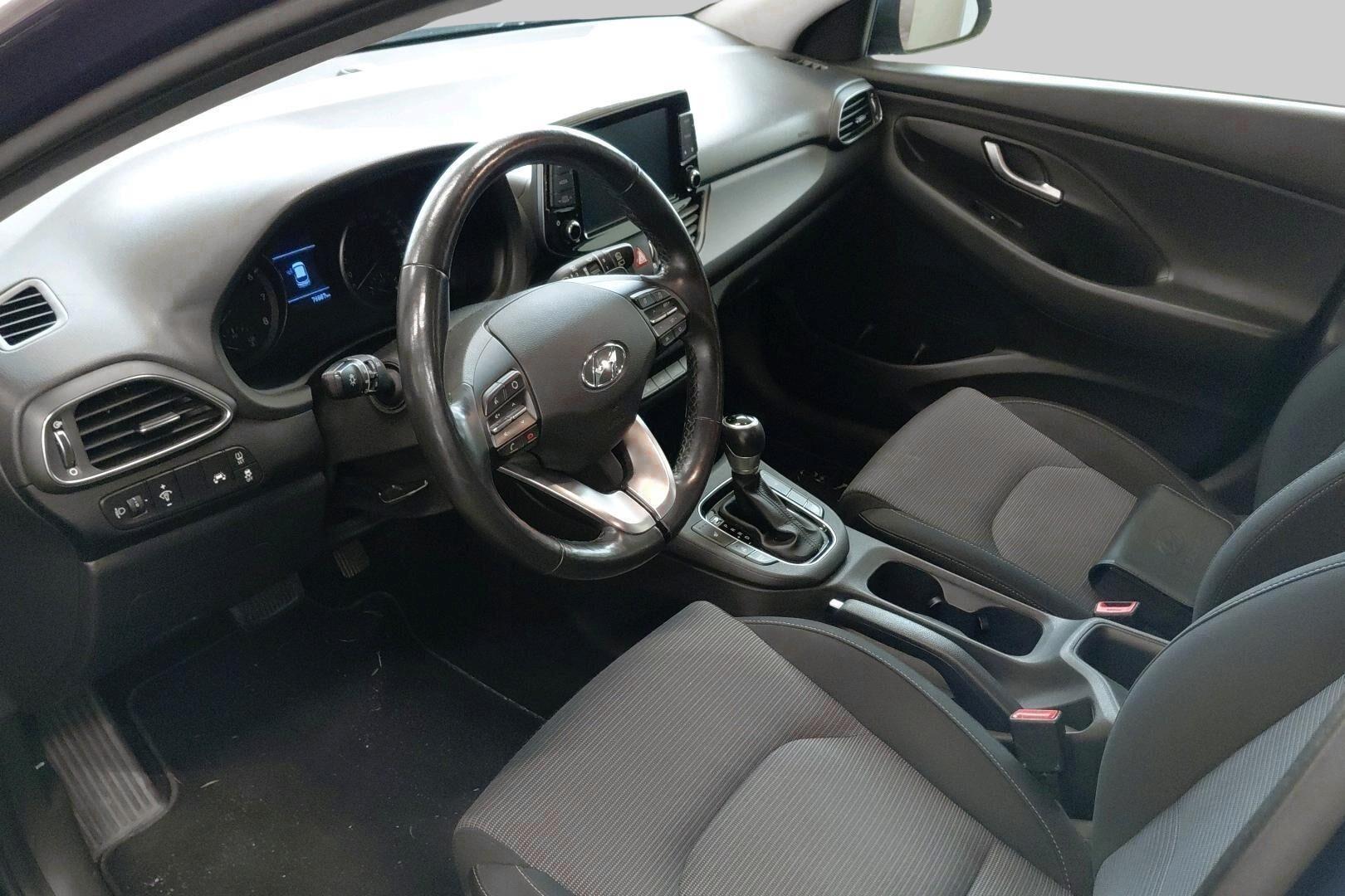 Hyundai i30 Hatchback iso kuva 2