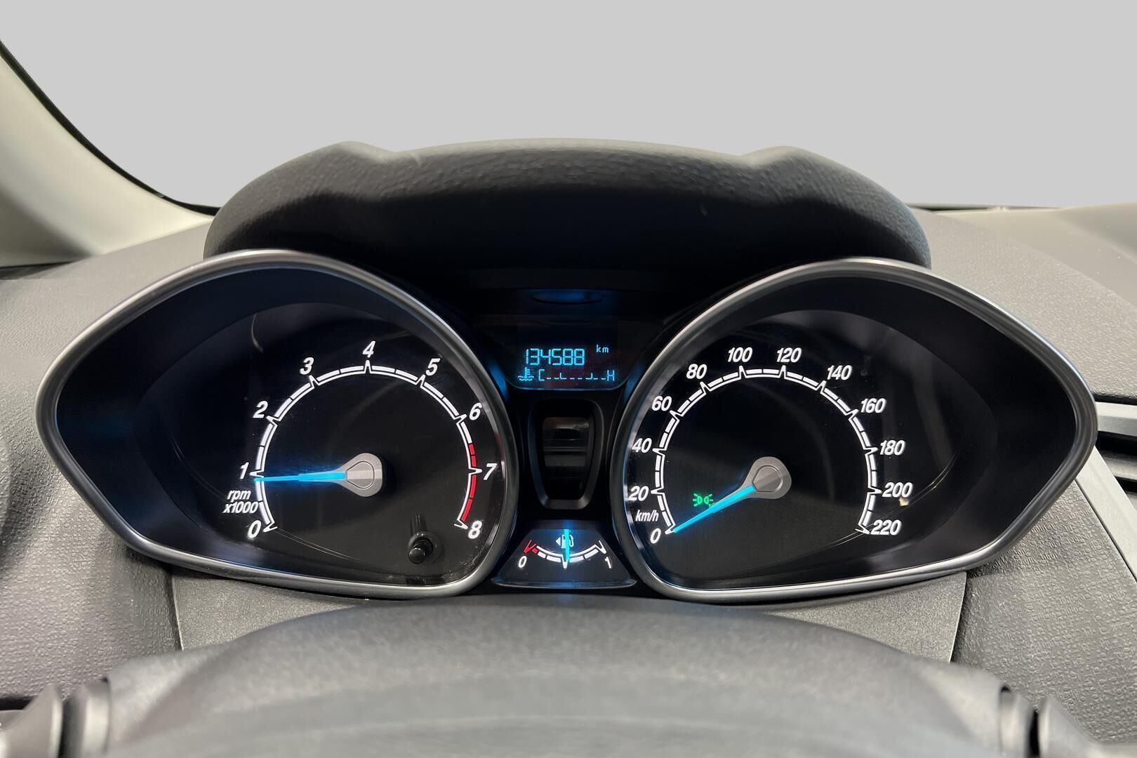 Ford Fiesta iso kuva 14
