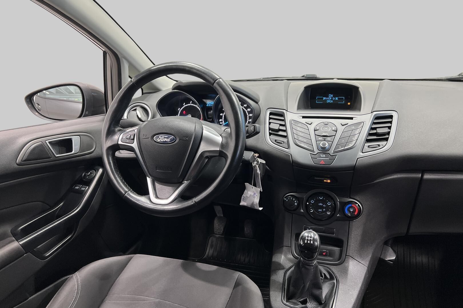 Ford Fiesta iso kuva 21
