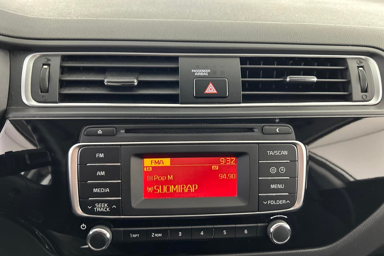 Kia Rio iso kuva 14