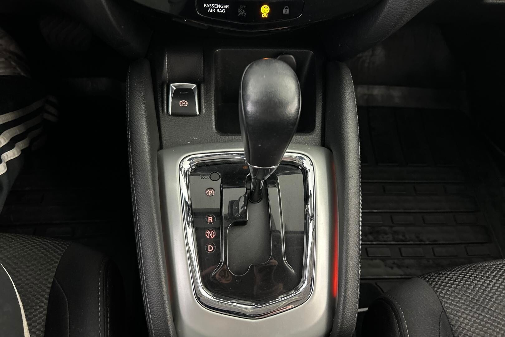 Nissan Qashqai iso kuva 17