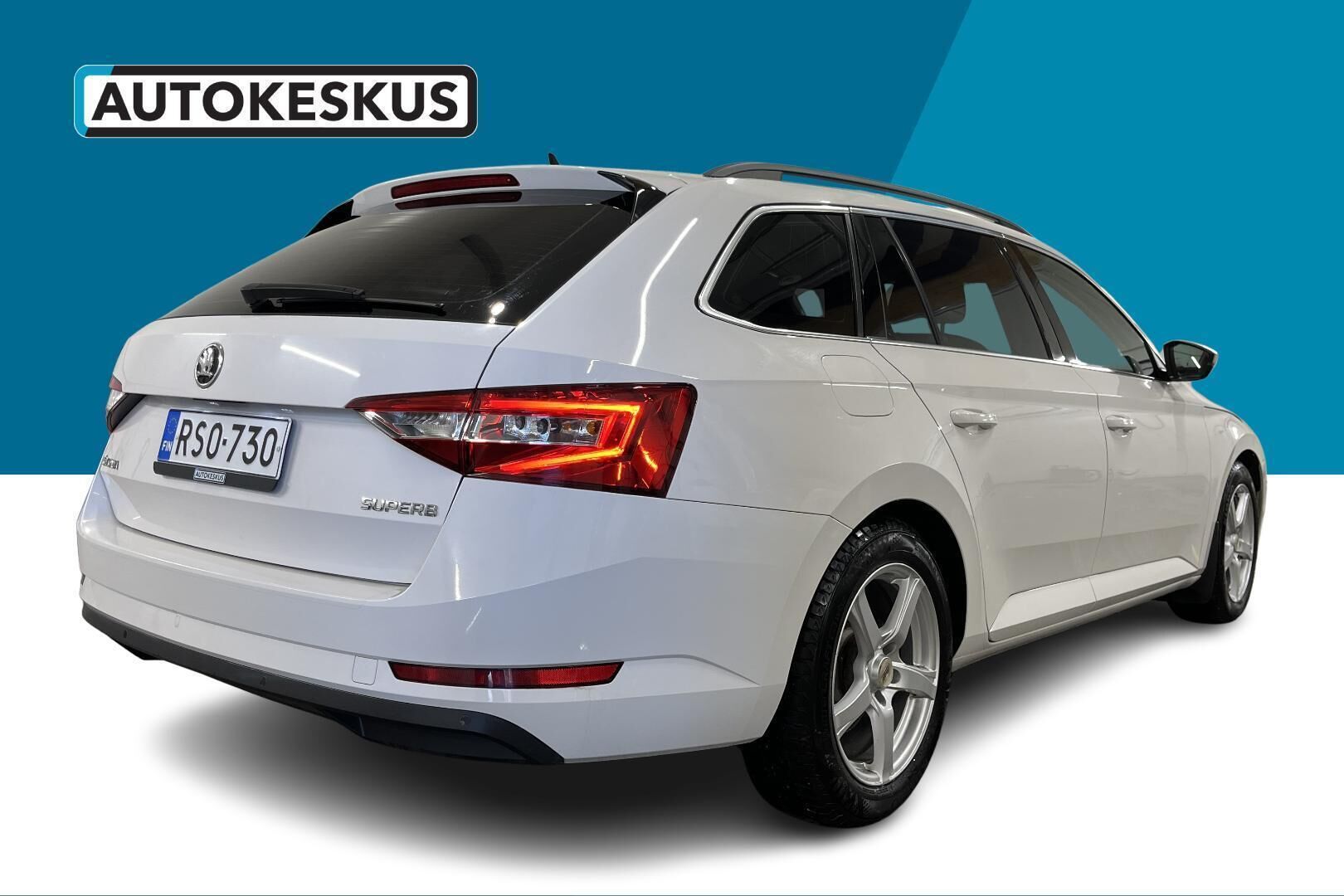 Skoda Superb iso kuva 5