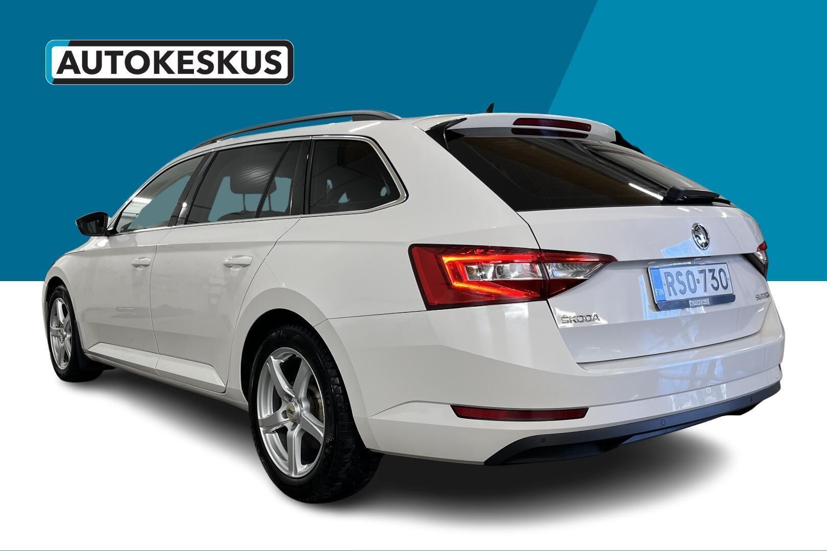 Skoda Superb iso kuva 7