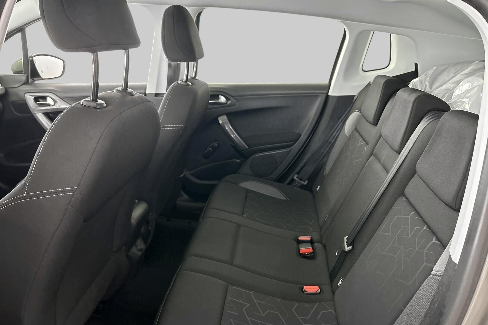 Peugeot 2008 iso kuva 10