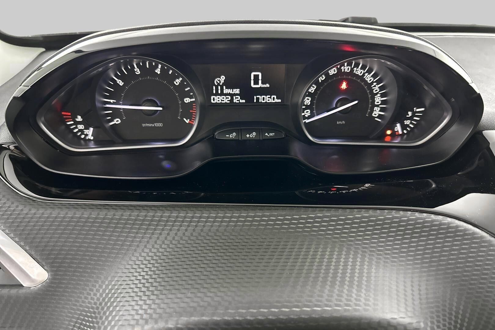 Peugeot 2008 iso kuva 13