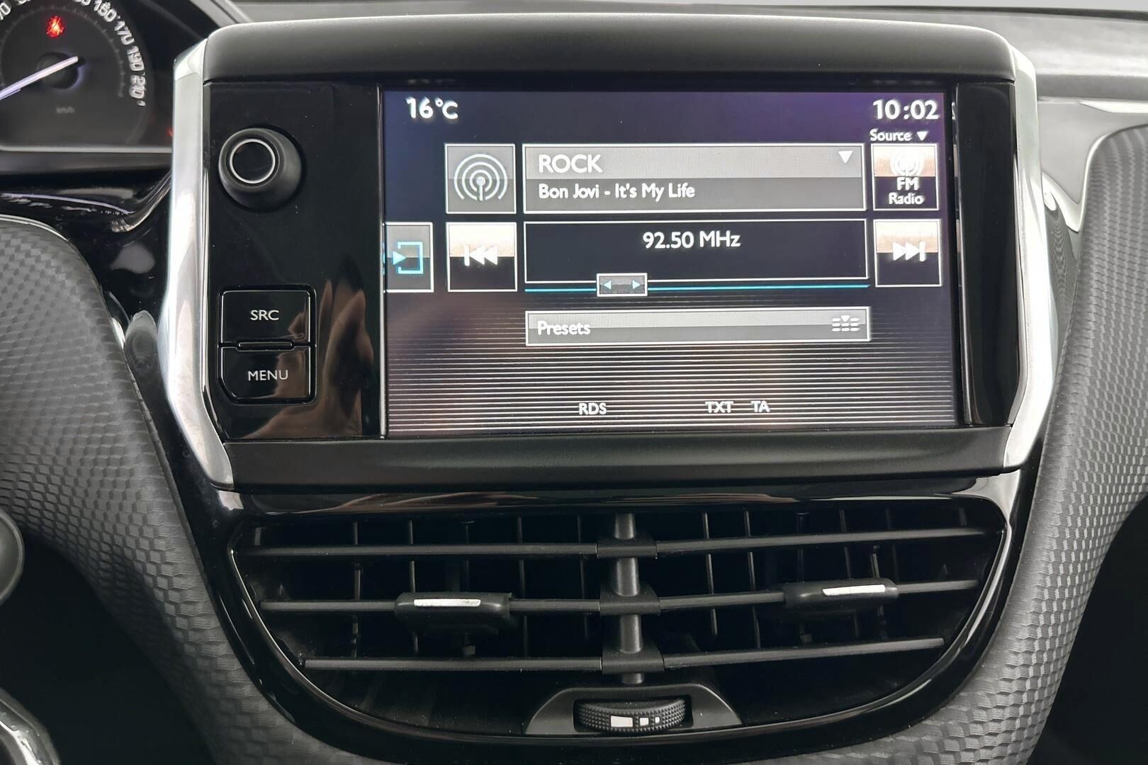 Peugeot 2008 iso kuva 14