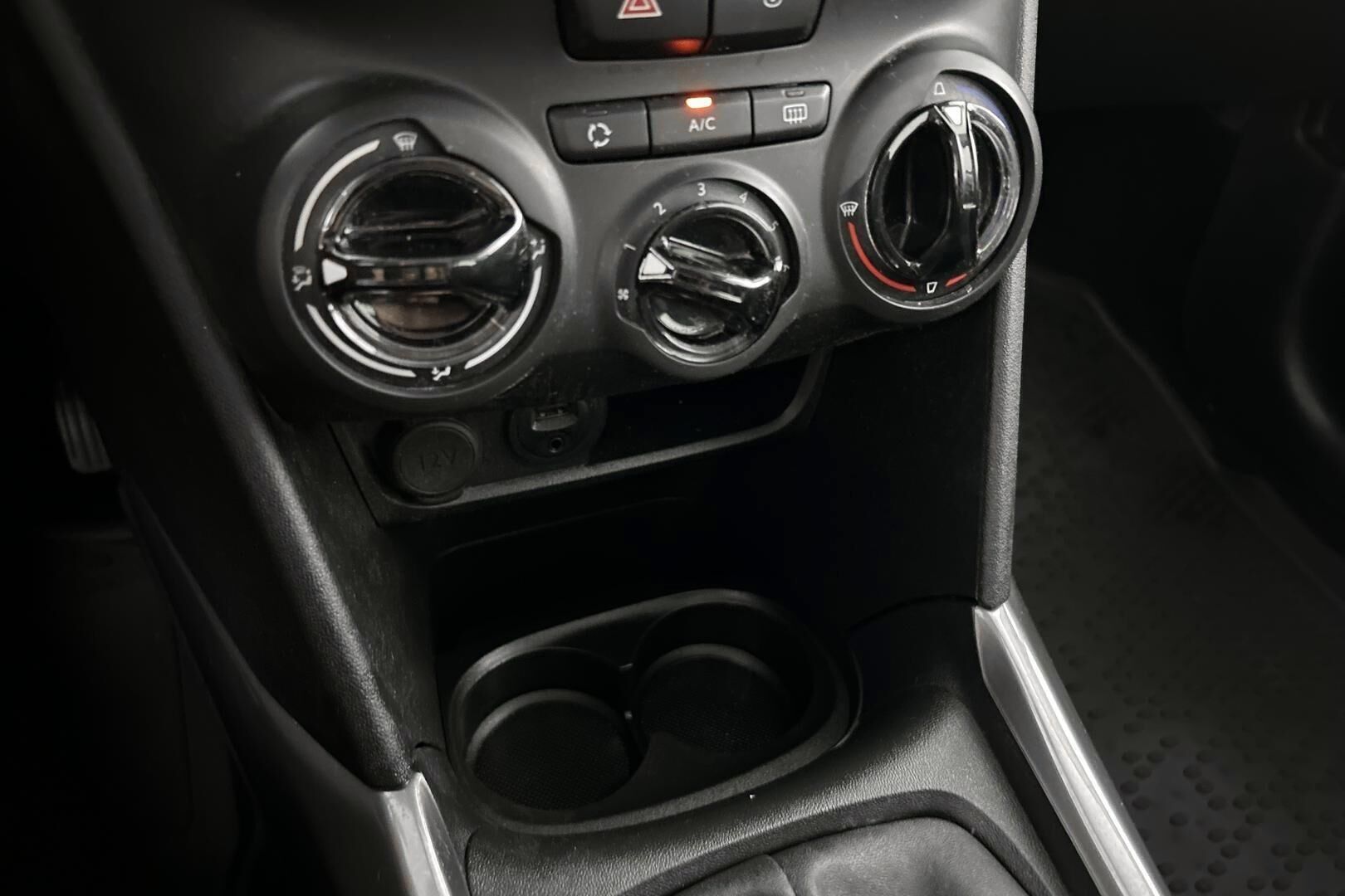 Peugeot 2008 iso kuva 17