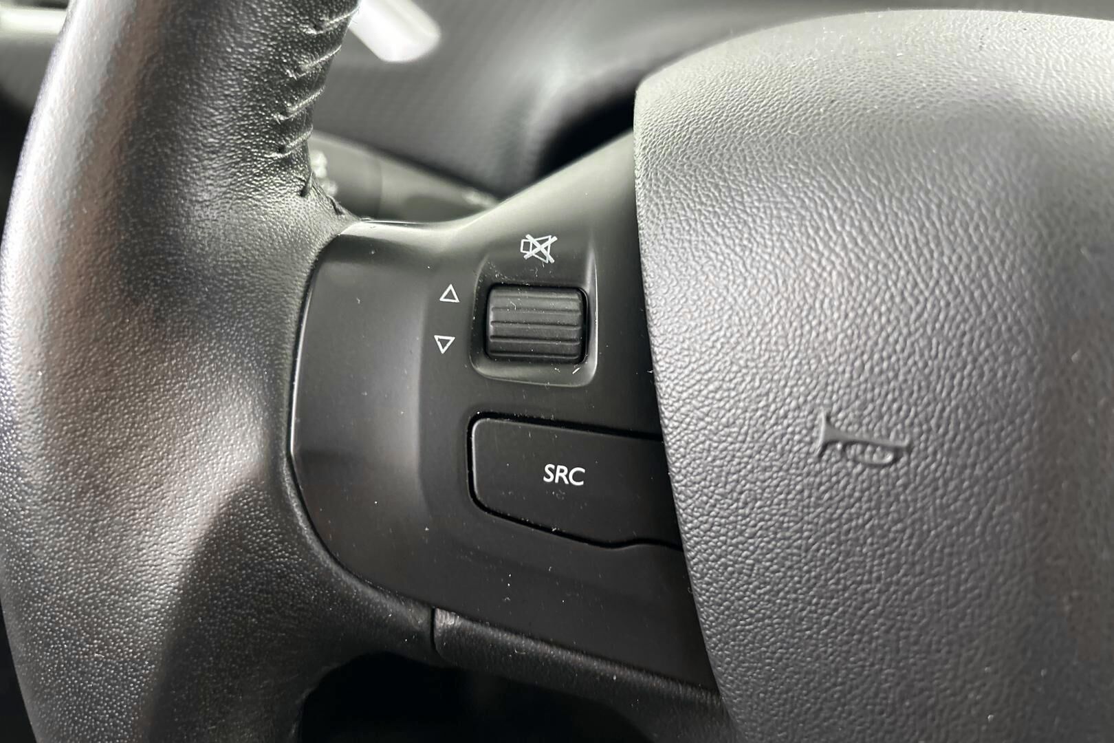 Peugeot 2008 iso kuva 20