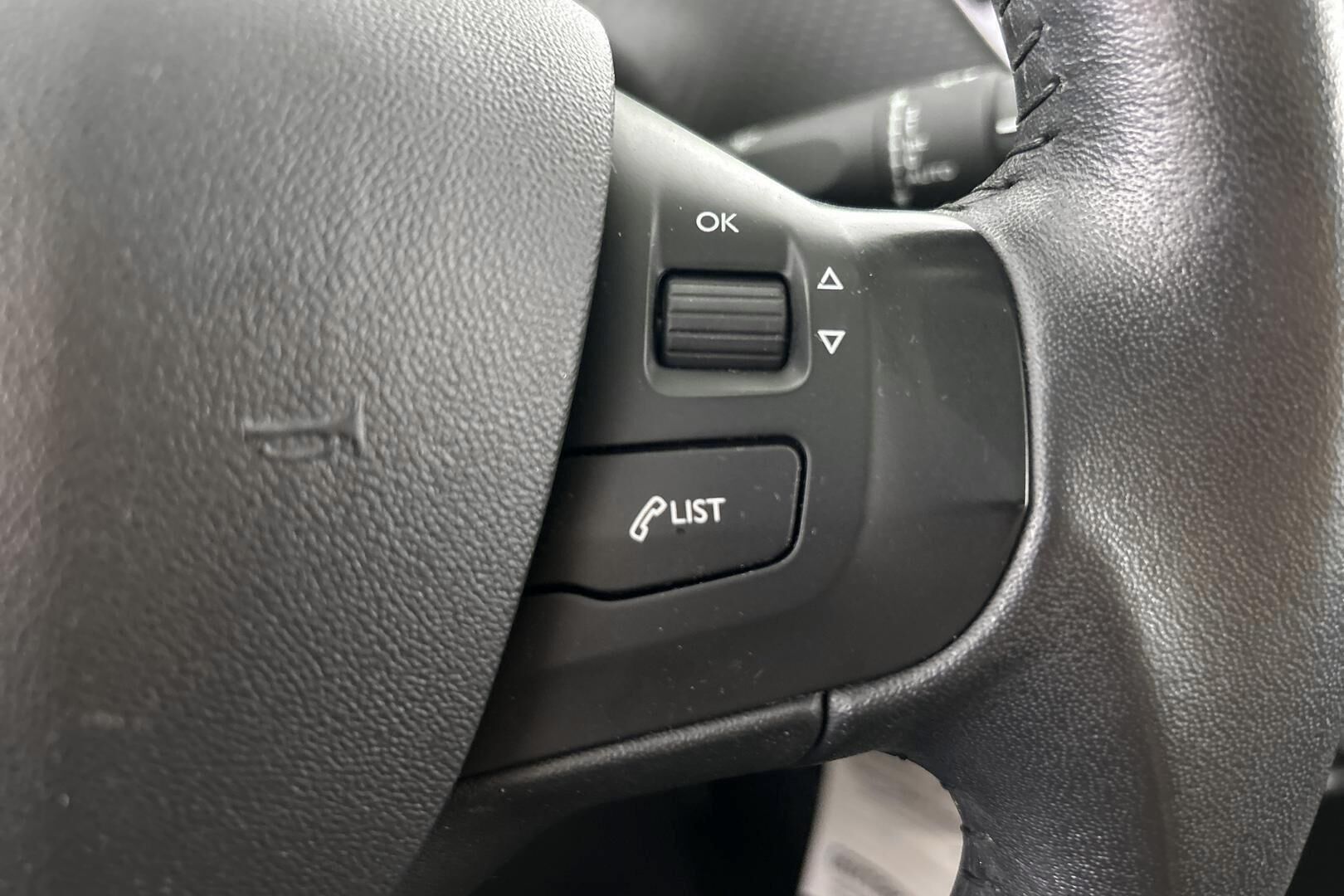 Peugeot 2008 iso kuva 21