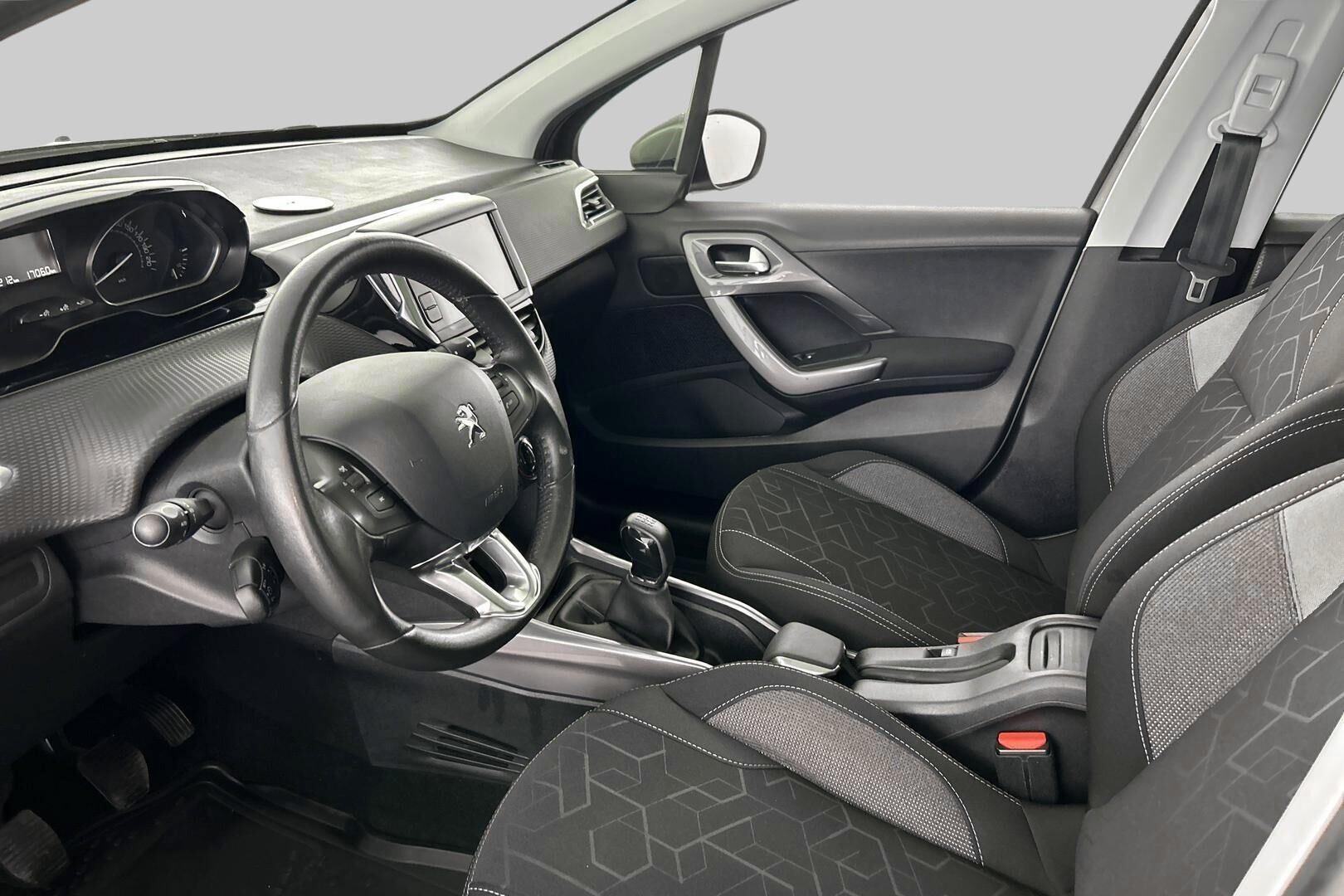 Peugeot 2008 iso kuva 8