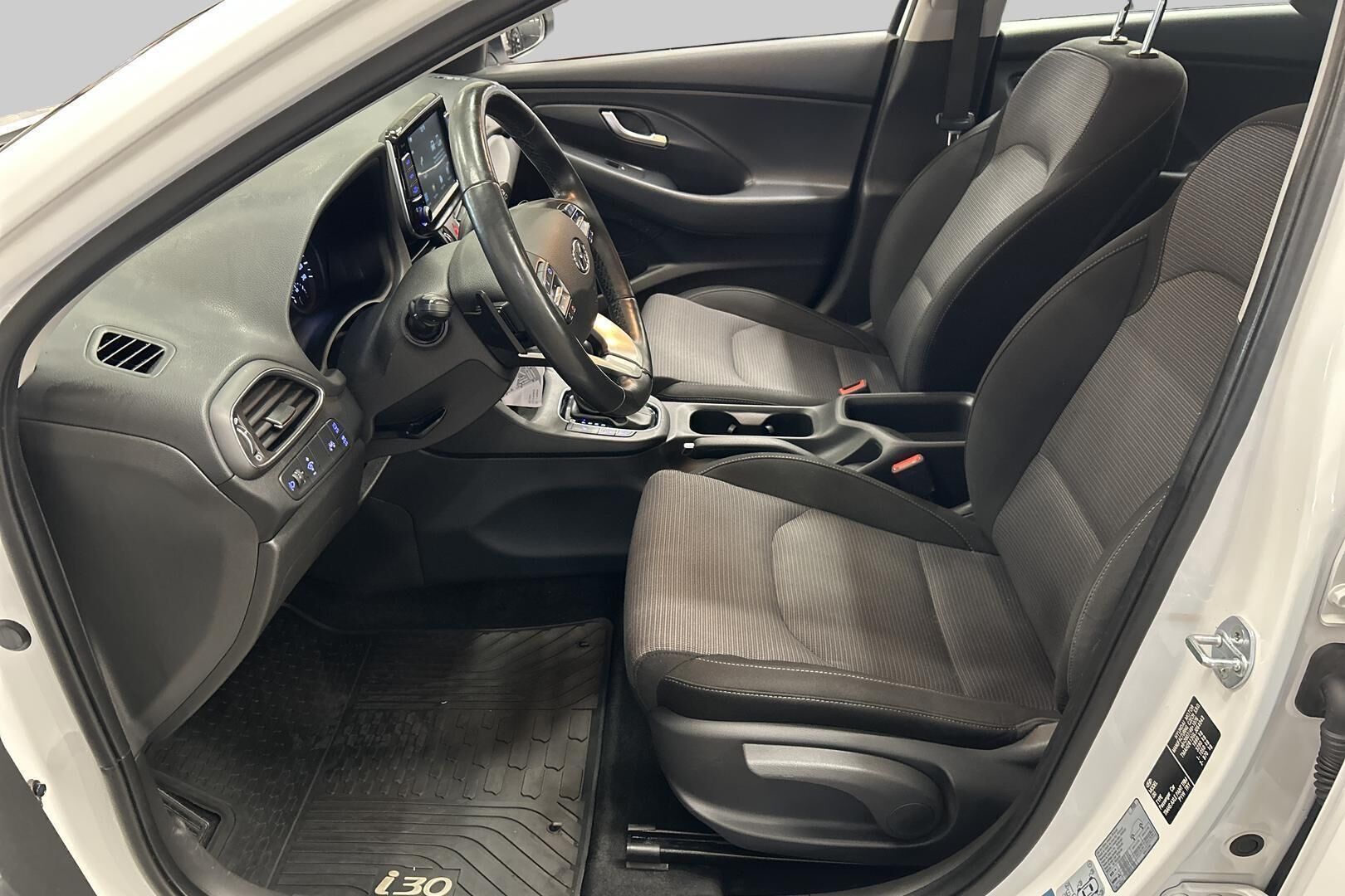 Hyundai i30 Wagon iso kuva 9