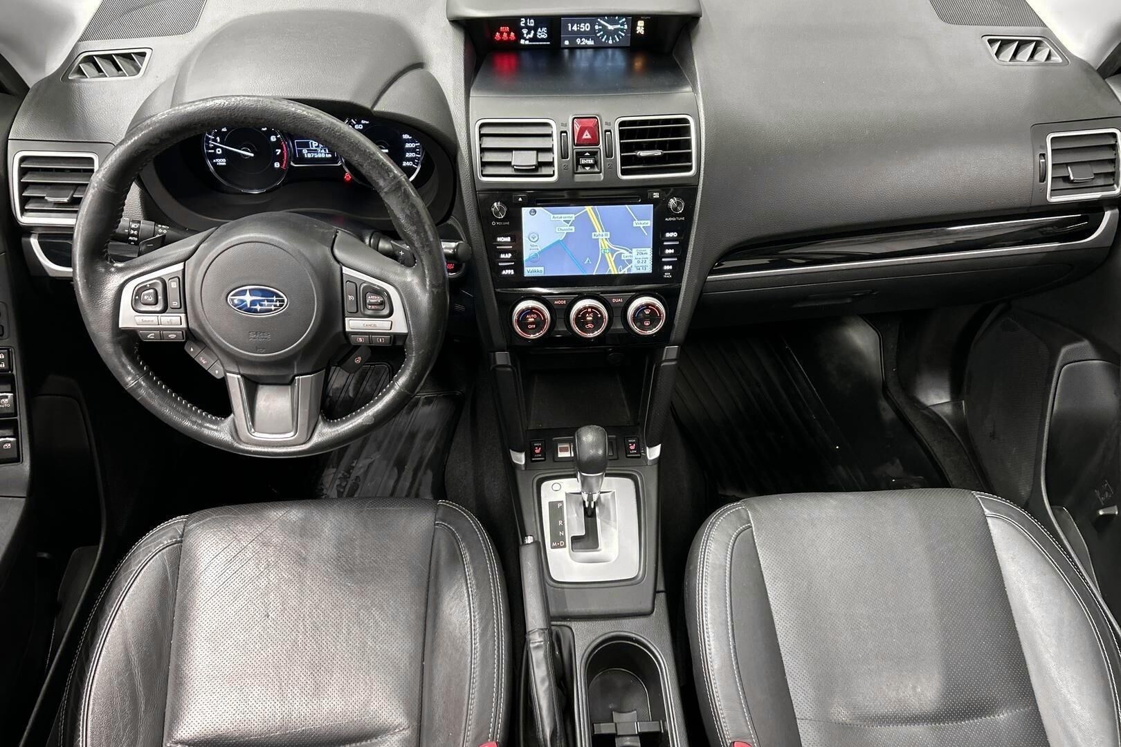Subaru Forester iso kuva 10
