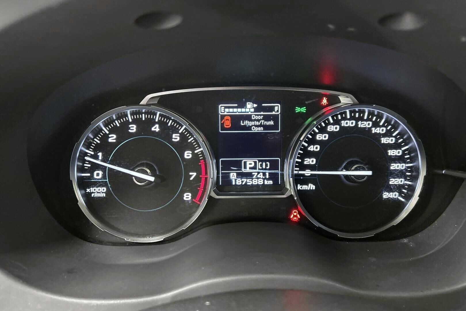 Subaru Forester iso kuva 18