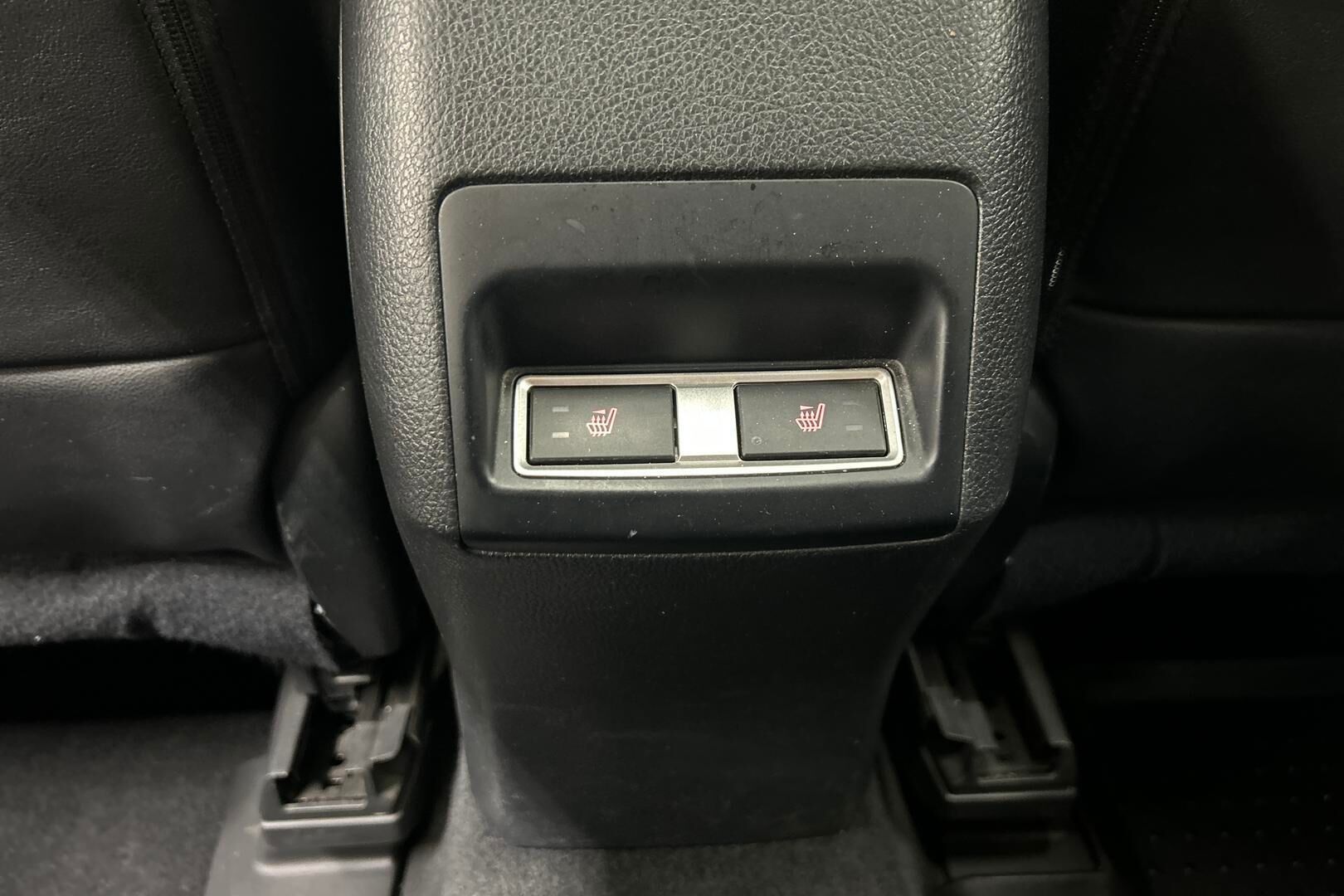 Subaru Forester iso kuva 24