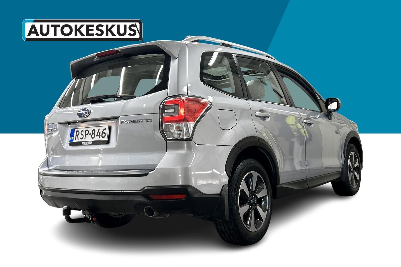 Subaru Forester iso kuva 4