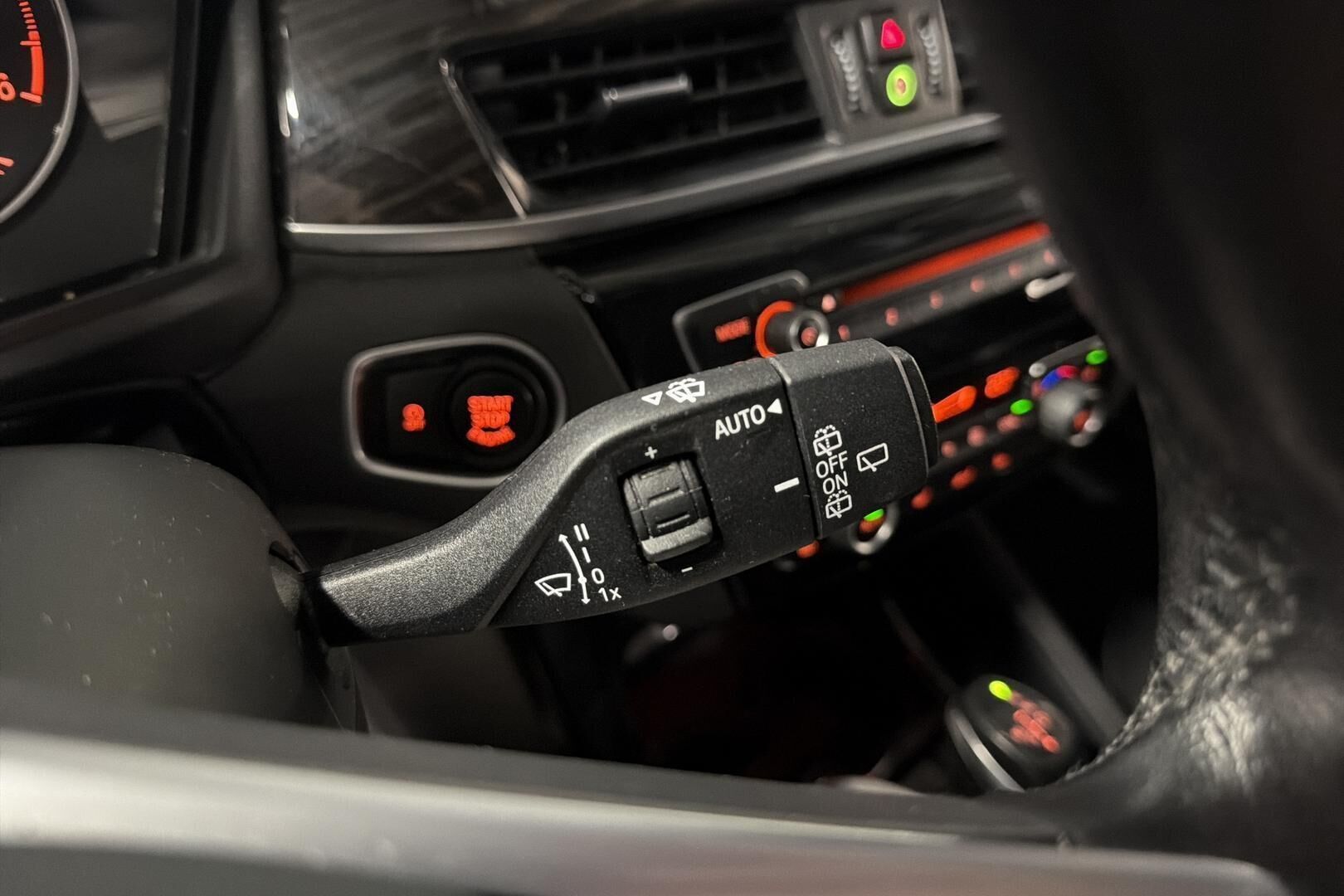 BMW X1 iso kuva 15