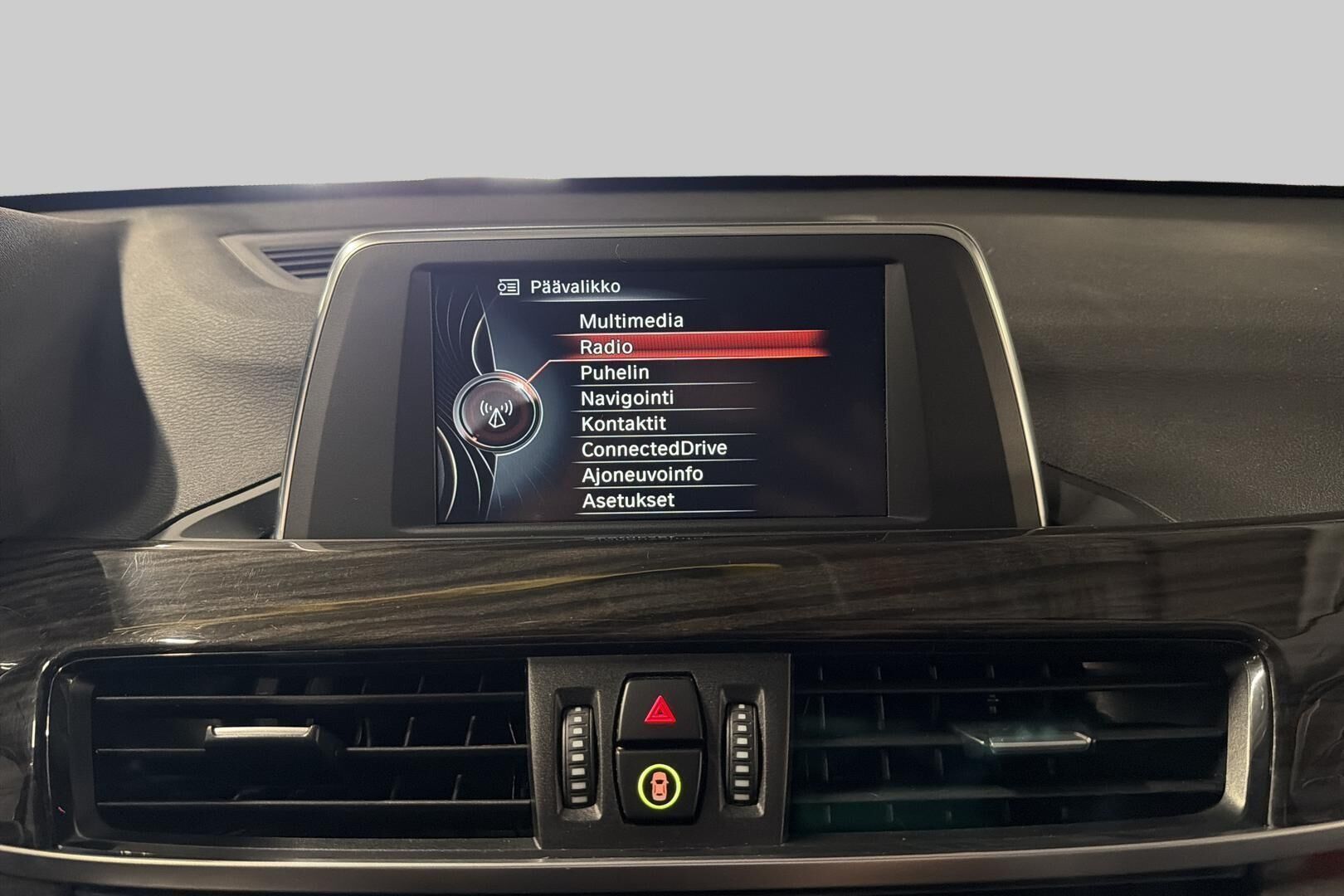 BMW X1 iso kuva 38