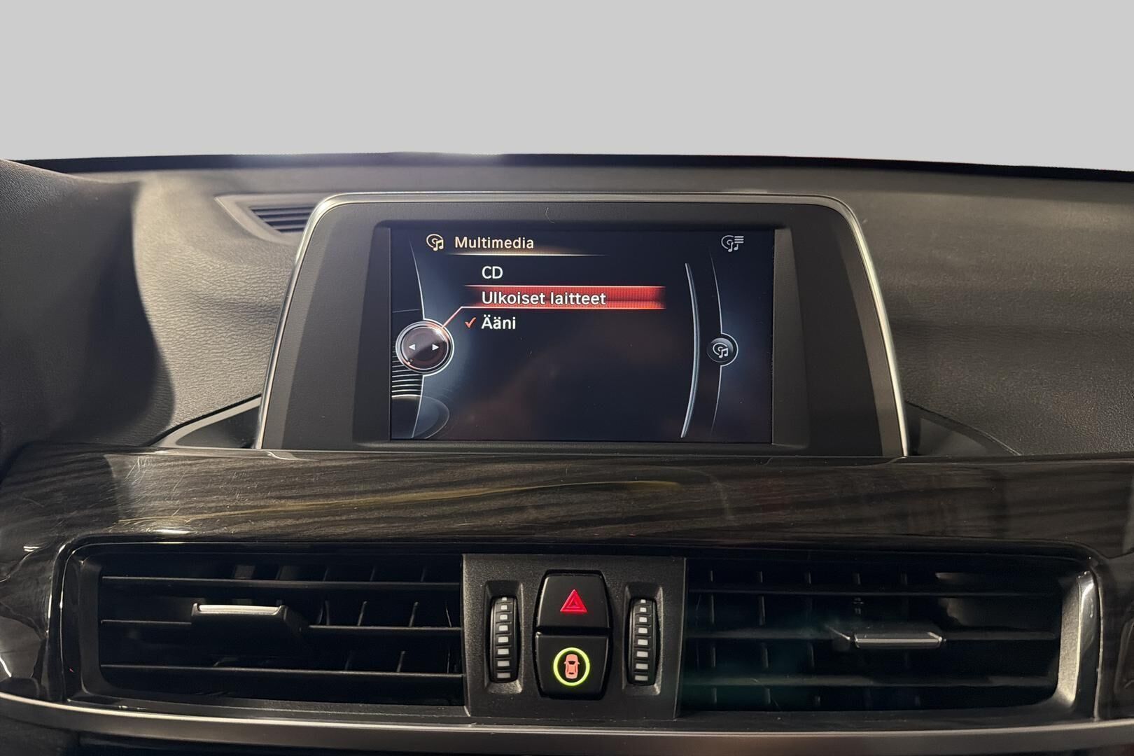 BMW X1 iso kuva 21