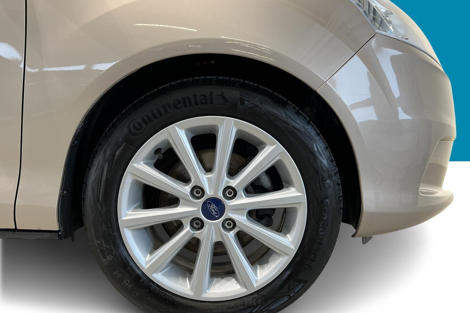 Ford B-Max iso kuva 11