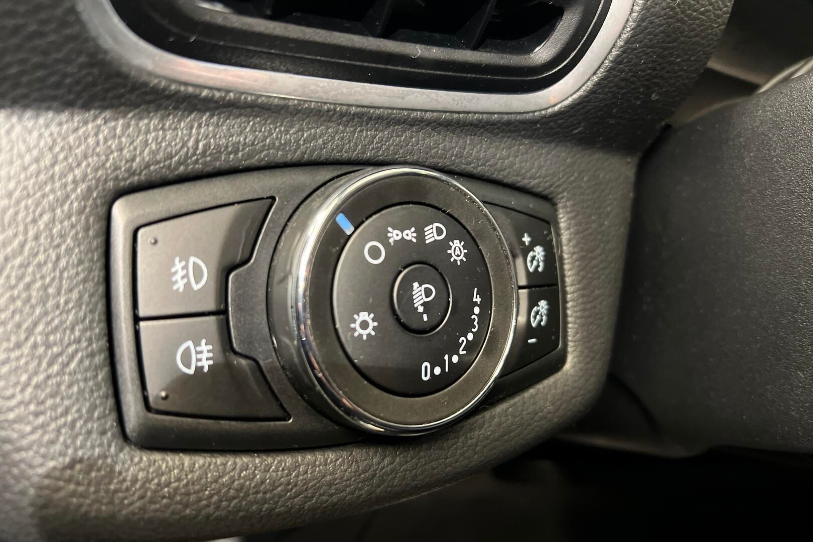 Ford B-Max iso kuva 17