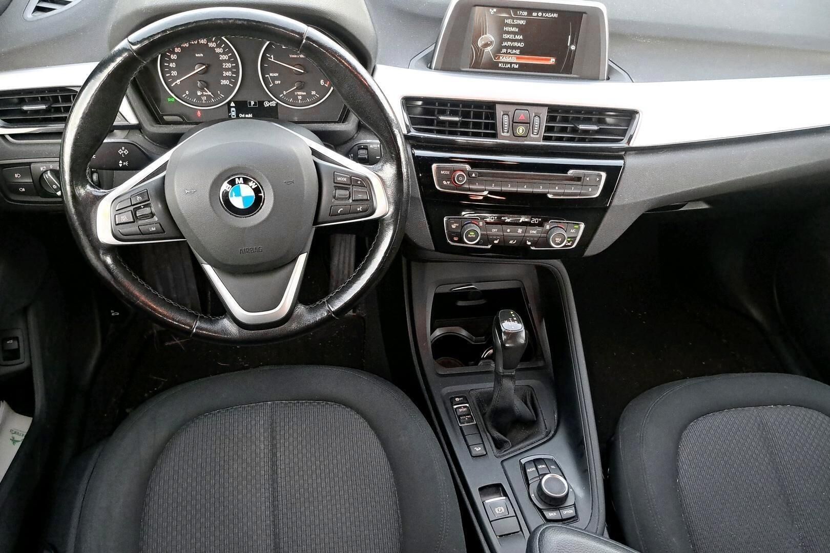 BMW X1 iso kuva 2