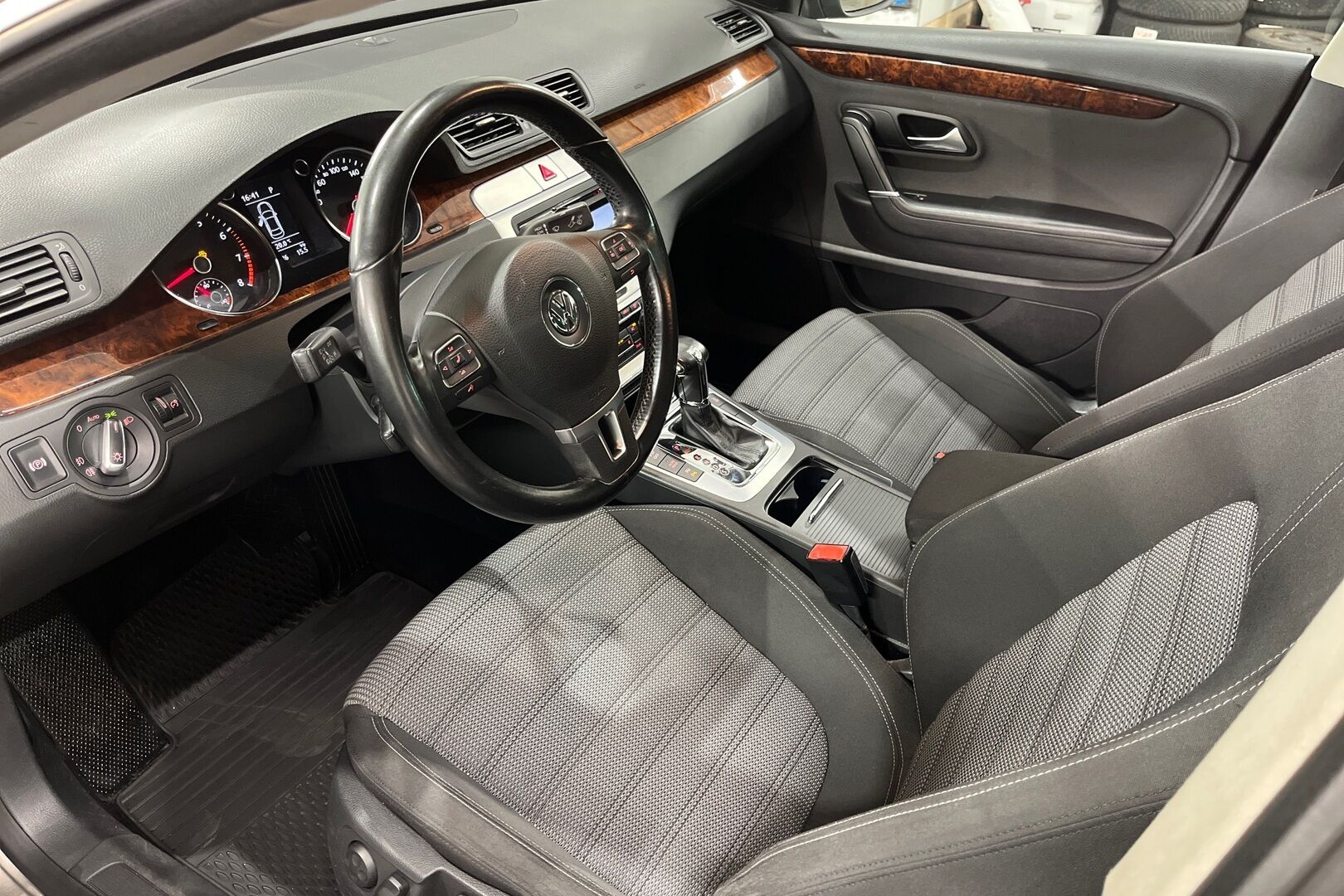 Volkswagen Passat CC iso kuva 6