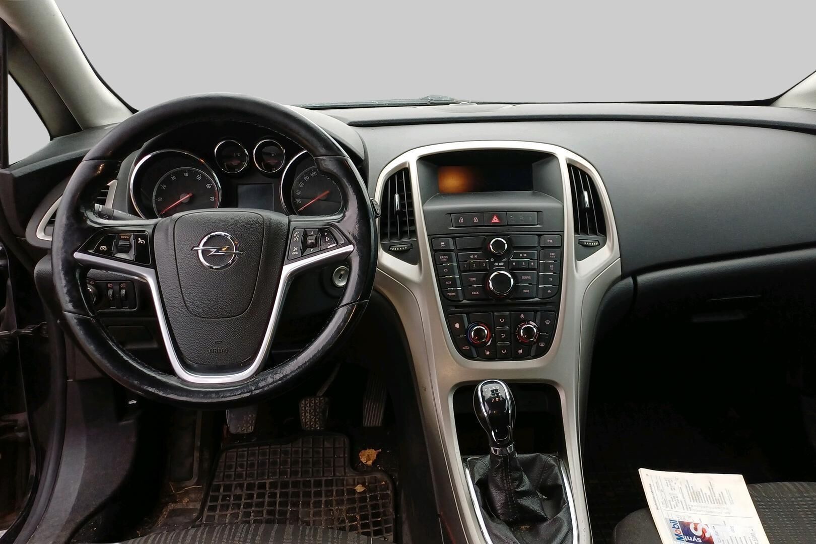 Opel Astra iso kuva 10