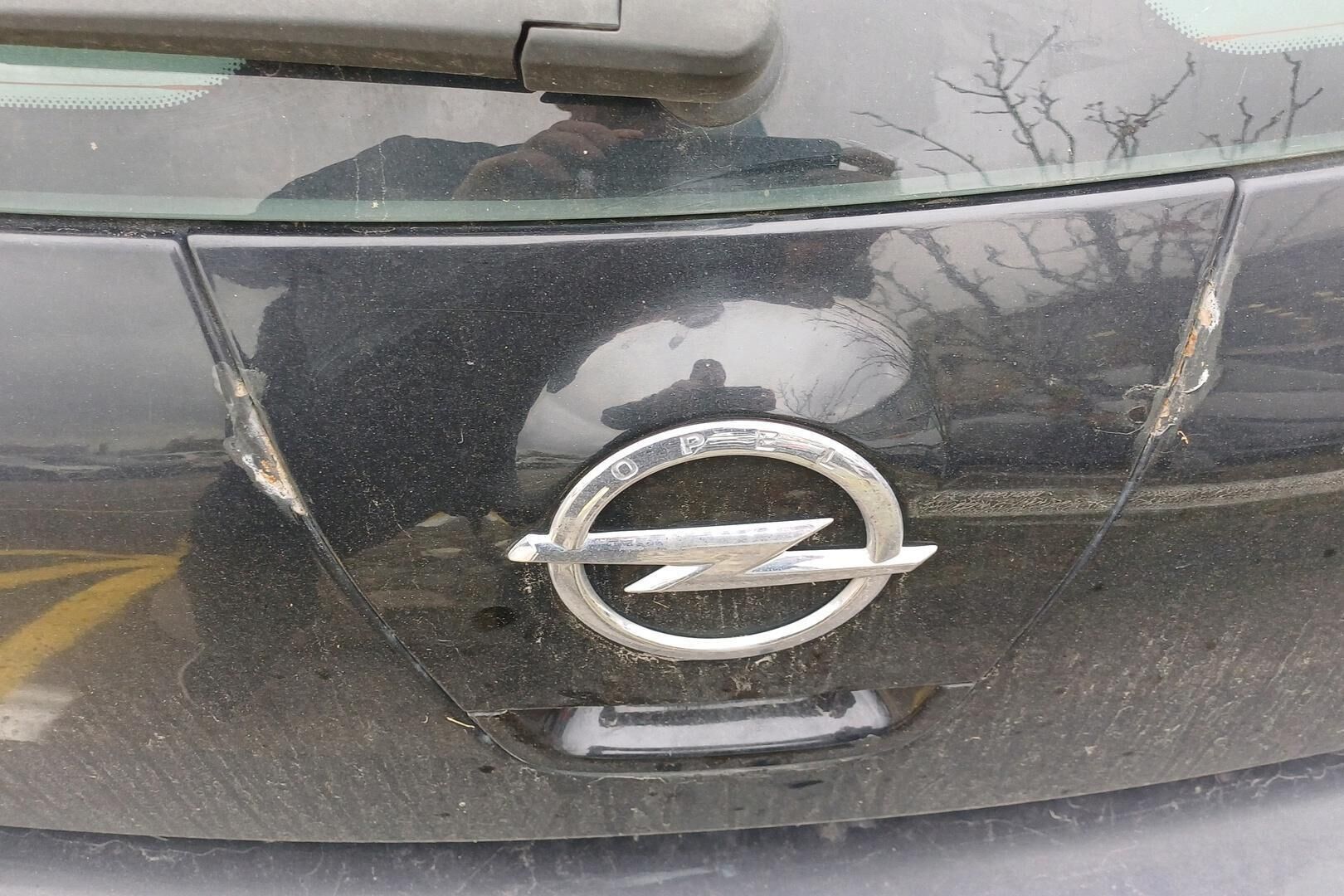 Opel Astra iso kuva 23