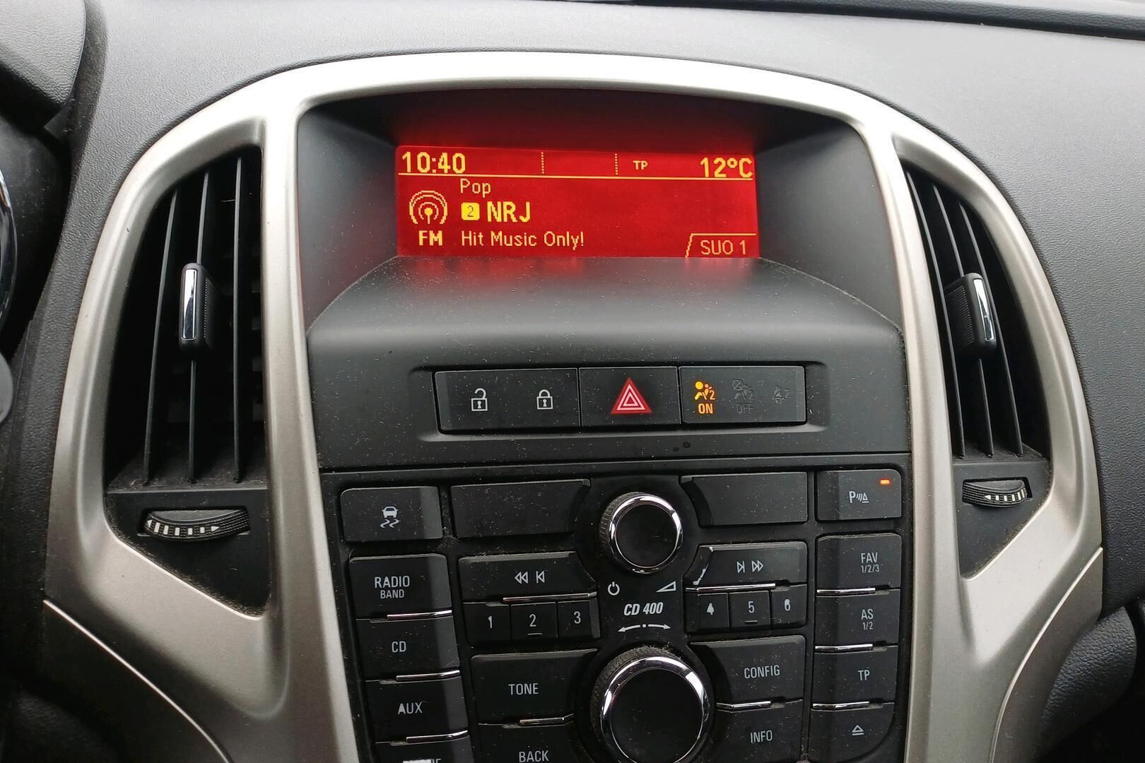 Opel Astra iso kuva 28
