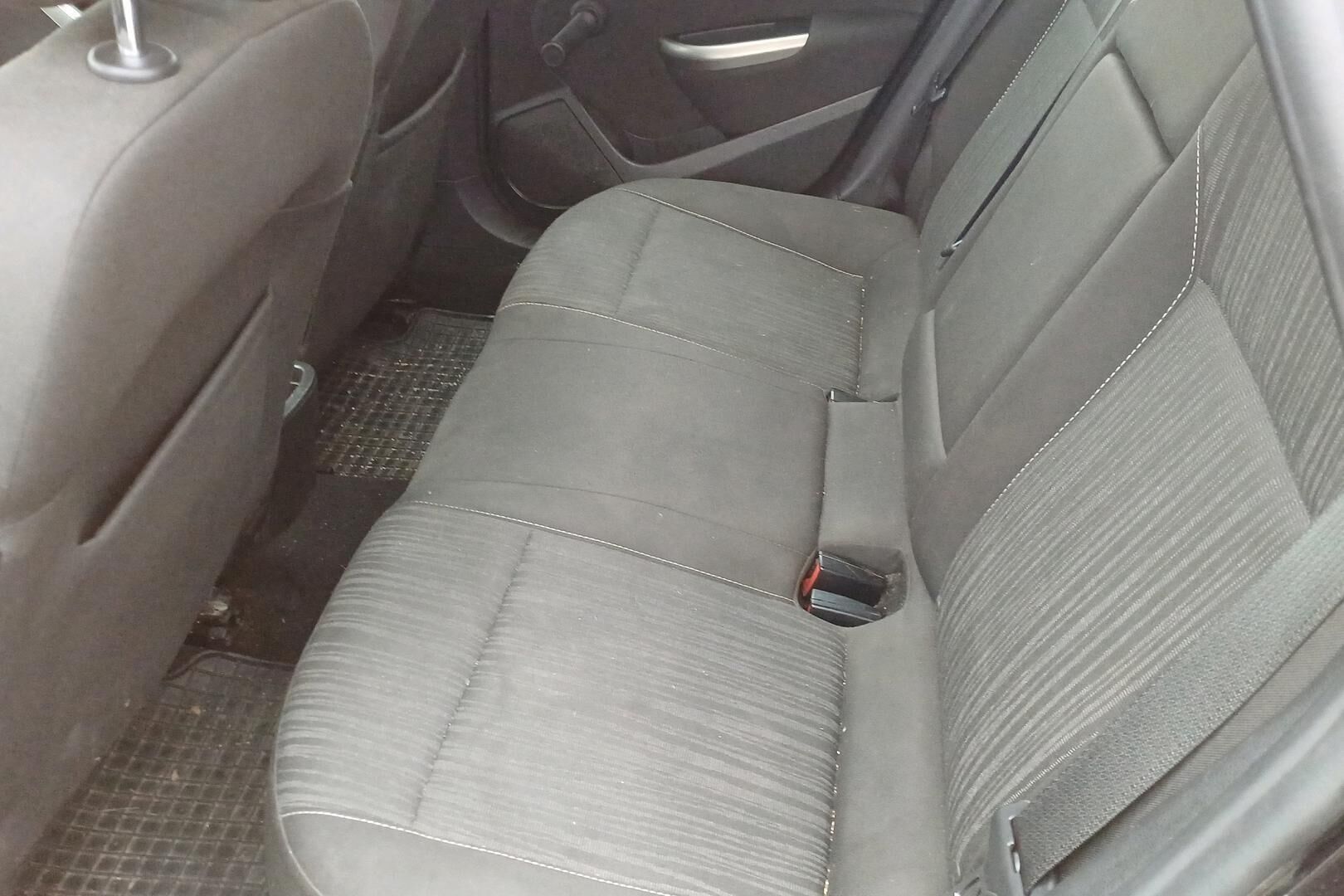Opel Astra iso kuva 9