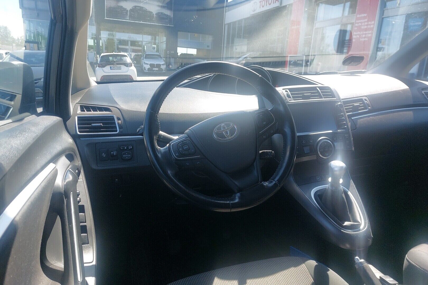 Toyota Verso iso kuva 1