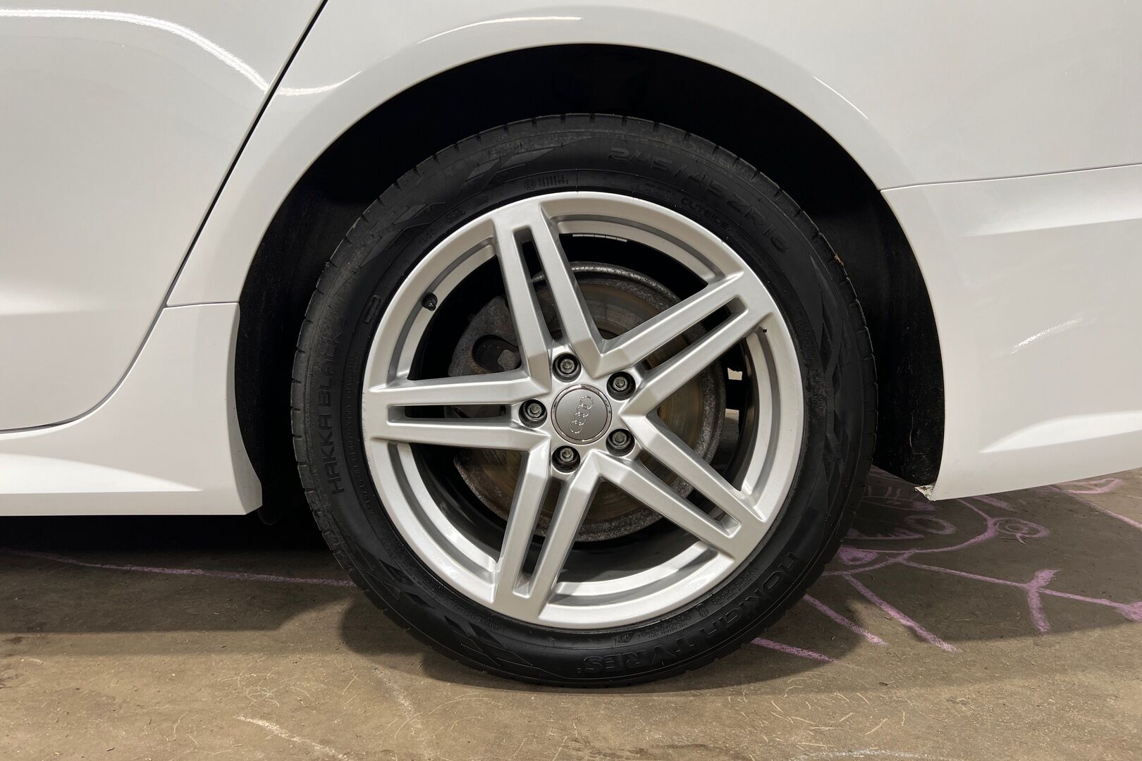 Audi A6 iso kuva 8