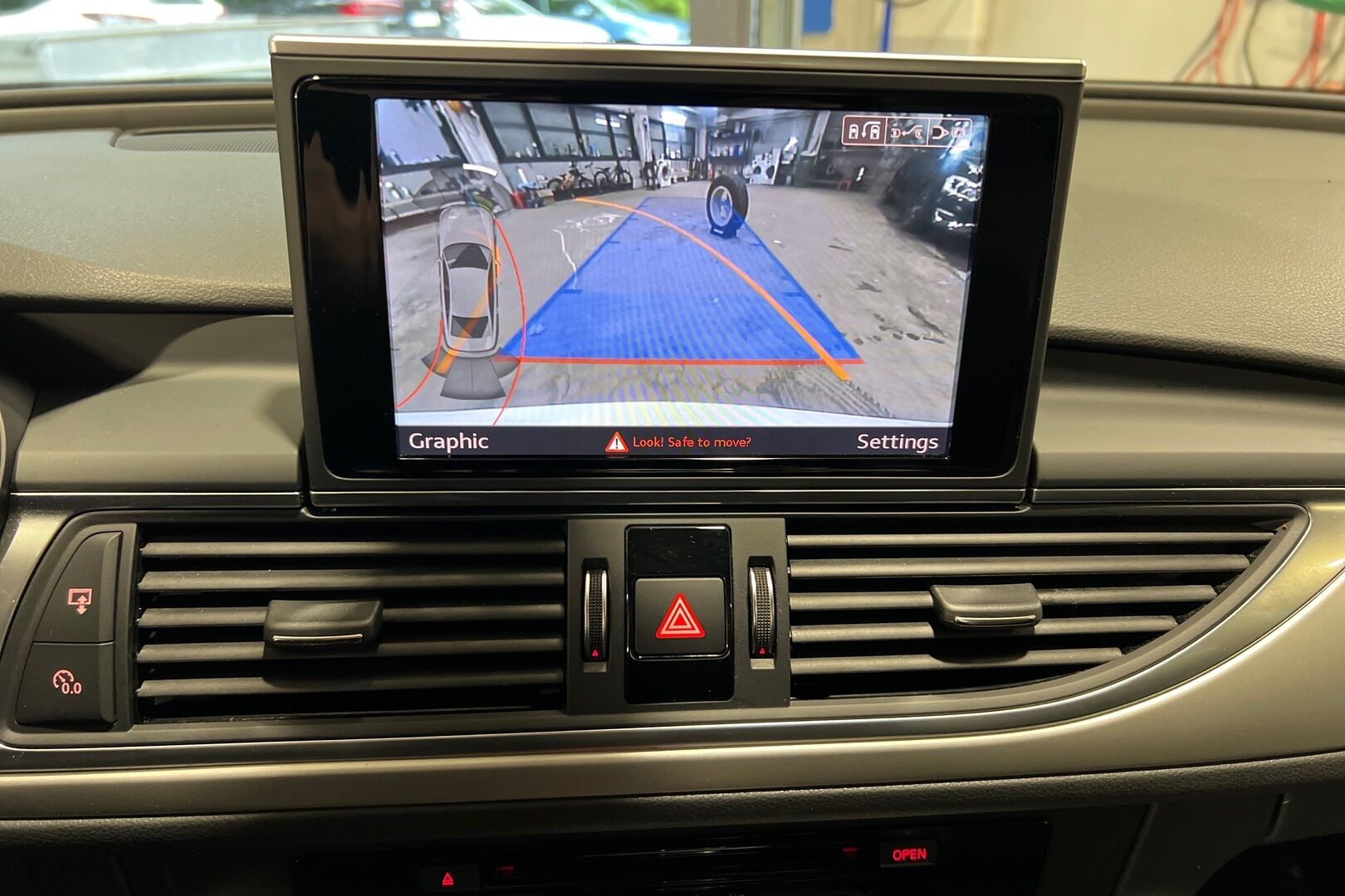 Audi A6 iso kuva 12