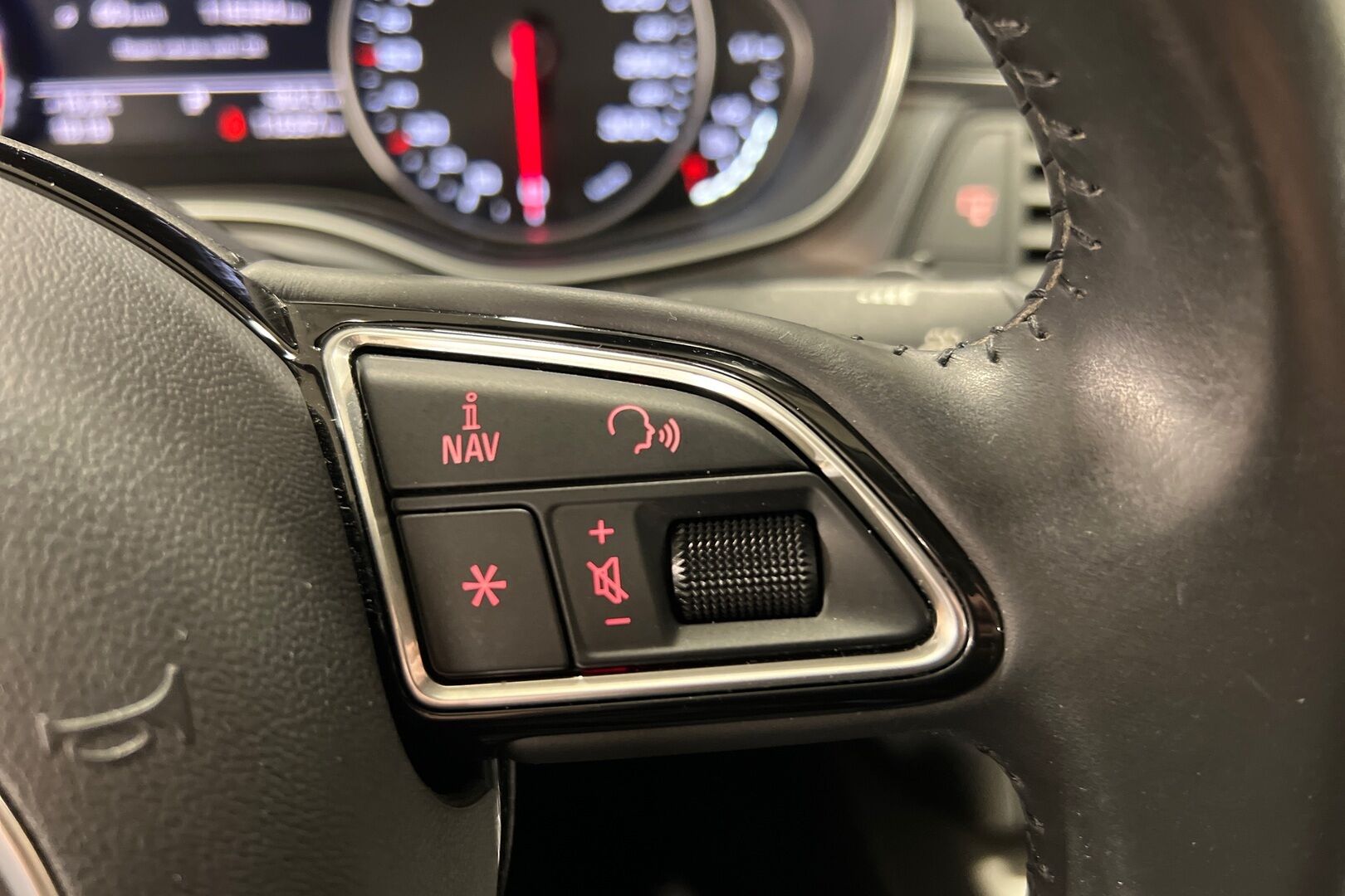 Audi A6 iso kuva 13