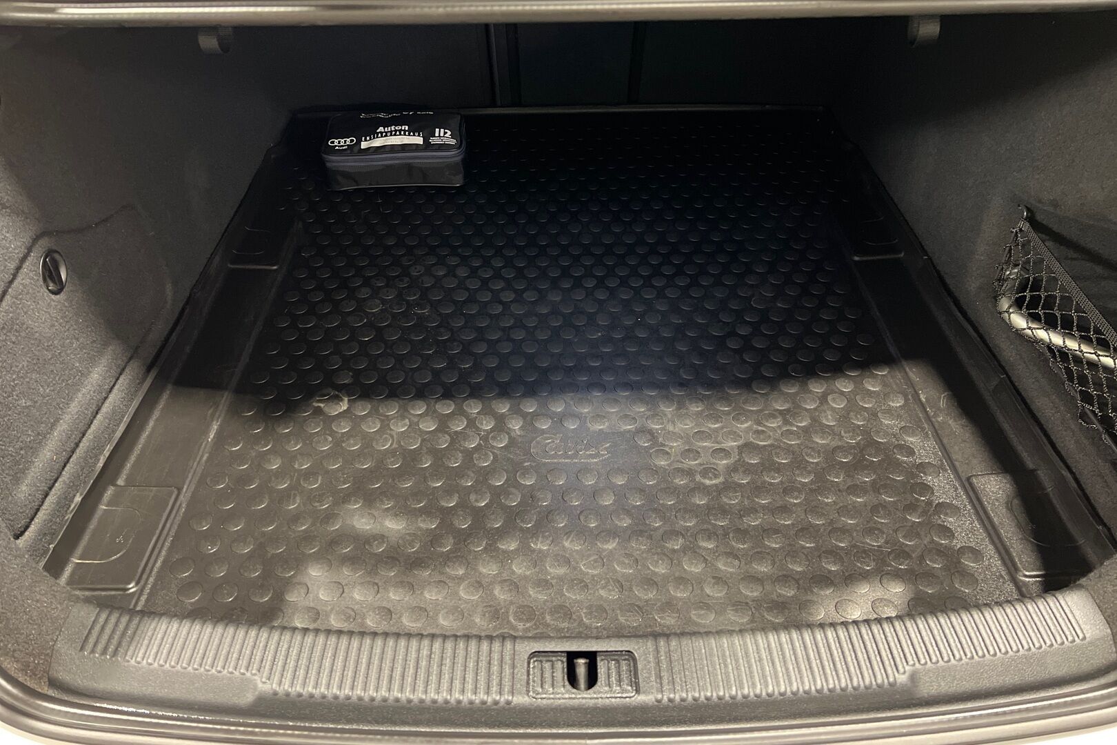 Audi A6 iso kuva 19