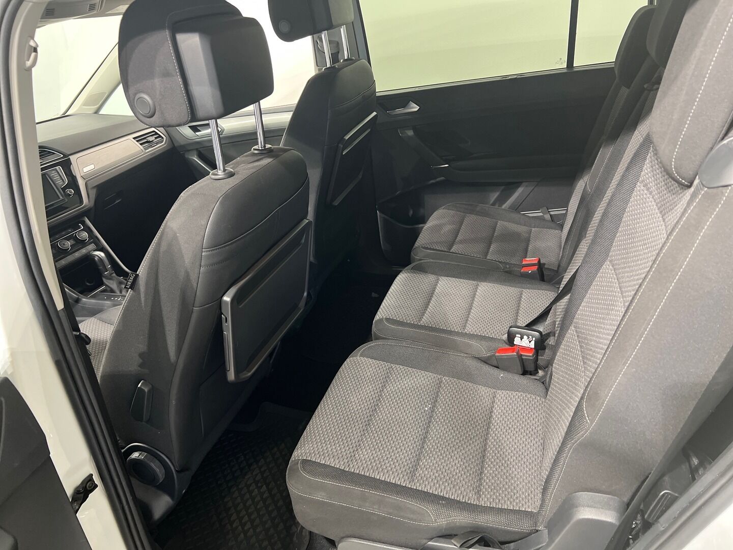 Volkswagen Touran iso kuva 11