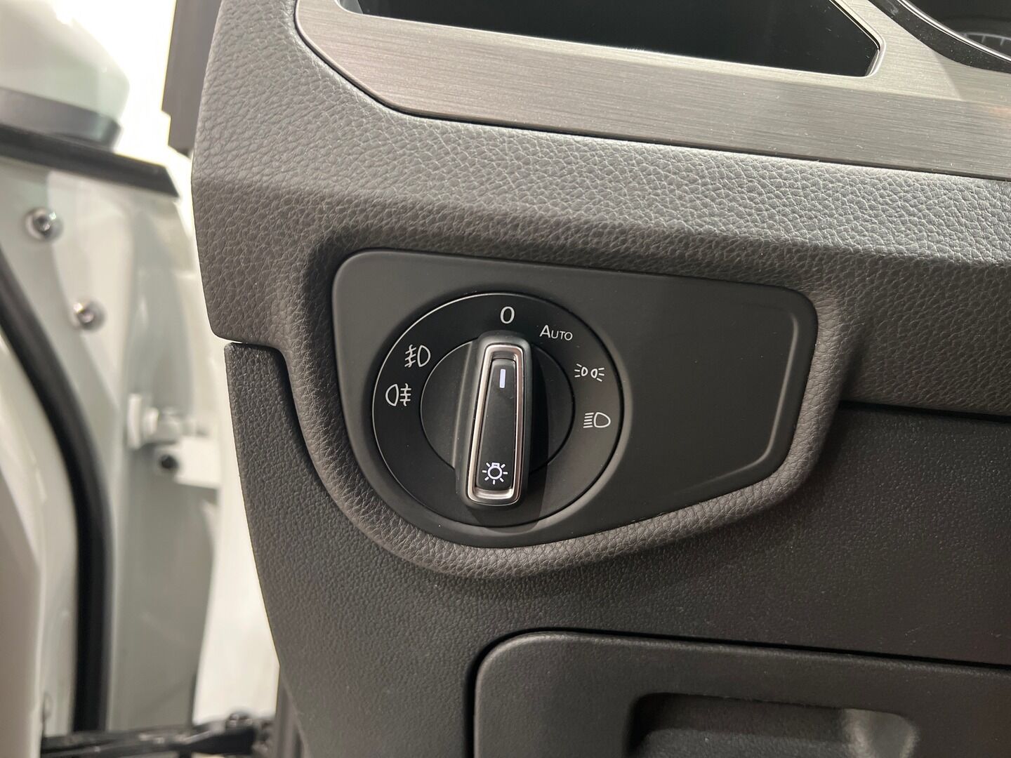 Volkswagen Touran iso kuva 13