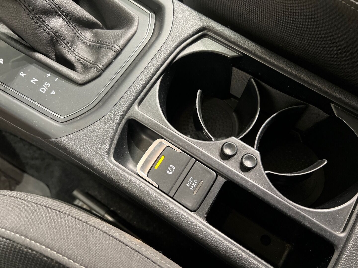 Volkswagen Touran iso kuva 20