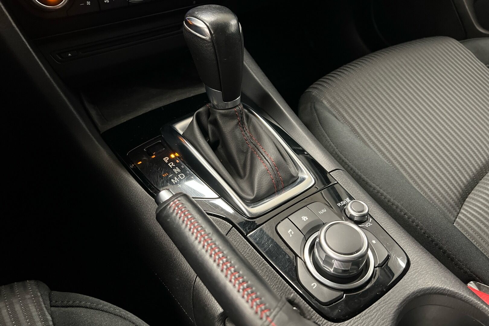 Mazda Mazda3 iso kuva 11