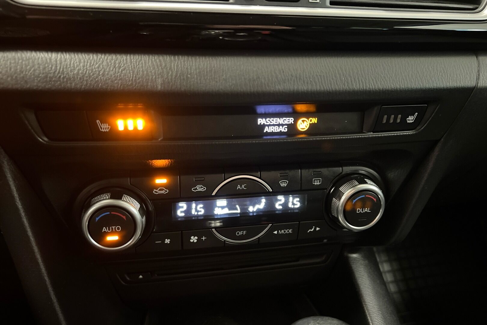 Mazda Mazda3 iso kuva 15