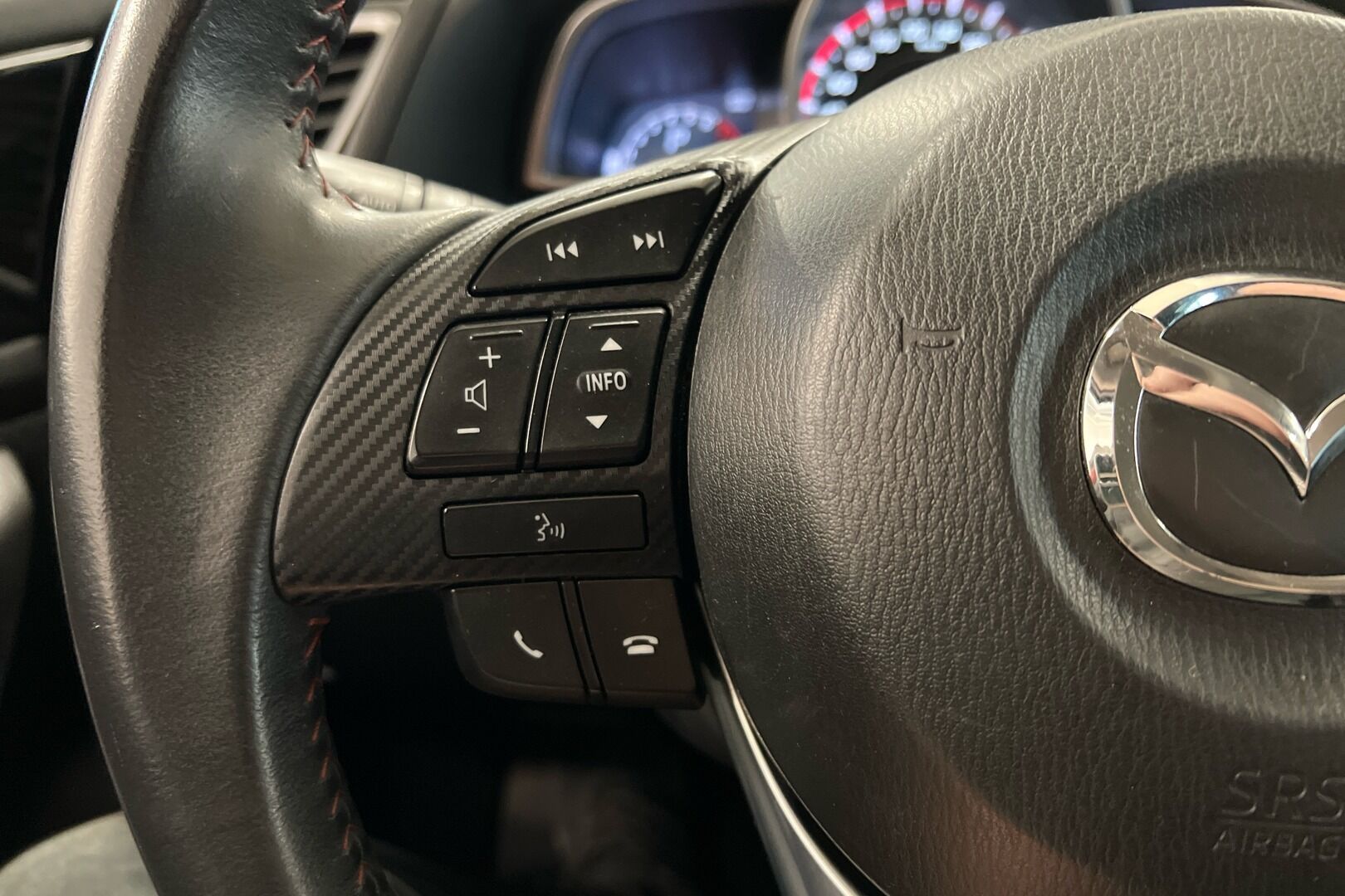 Mazda Mazda3 iso kuva 16