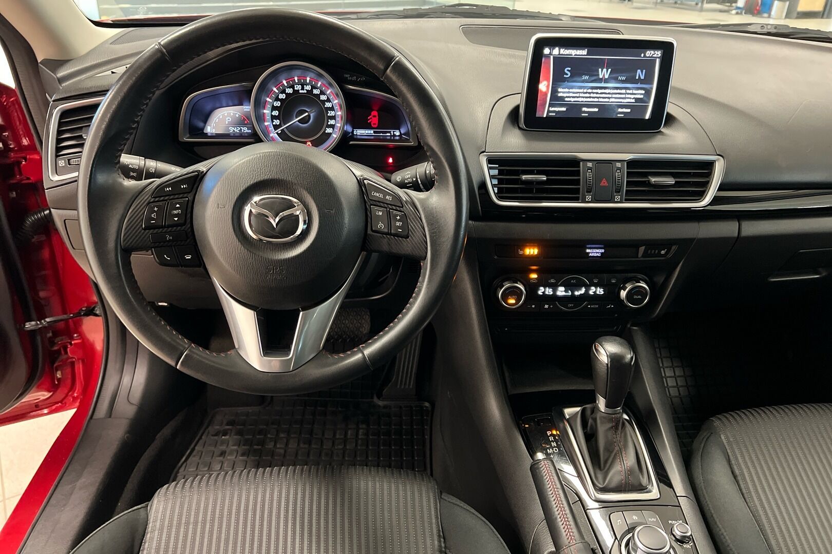 Mazda Mazda3 iso kuva 19