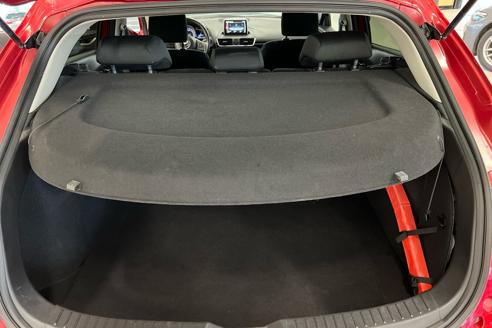 Mazda Mazda3 iso kuva 6