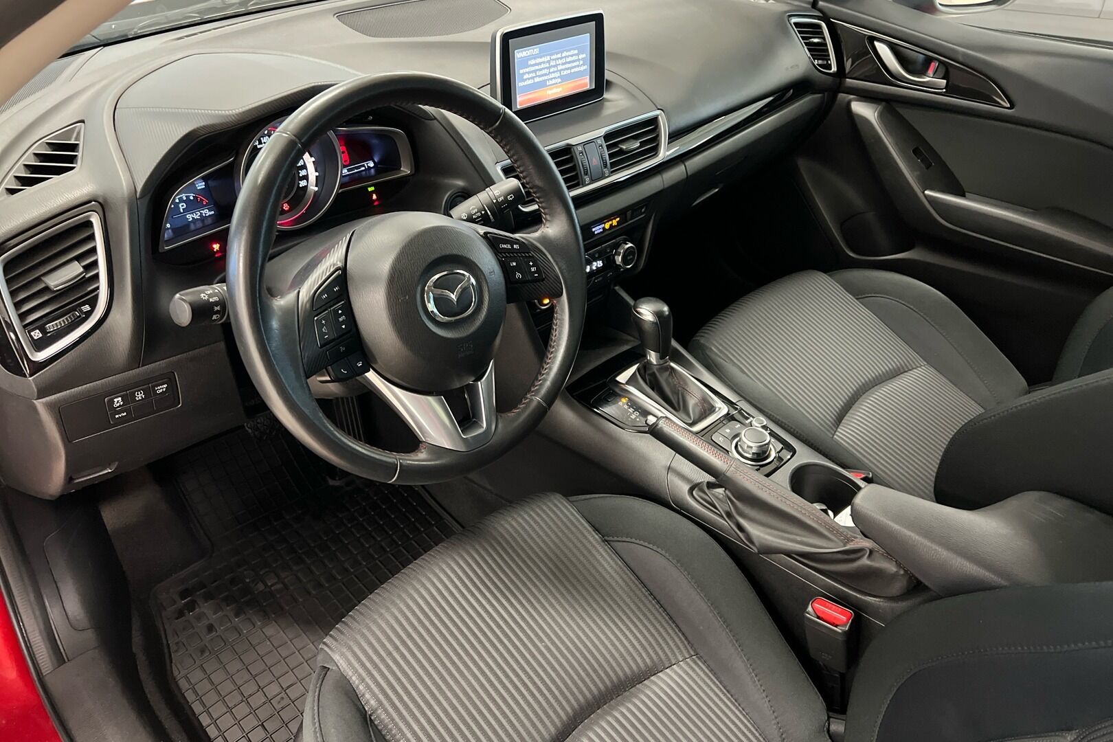 Mazda Mazda3 iso kuva 7