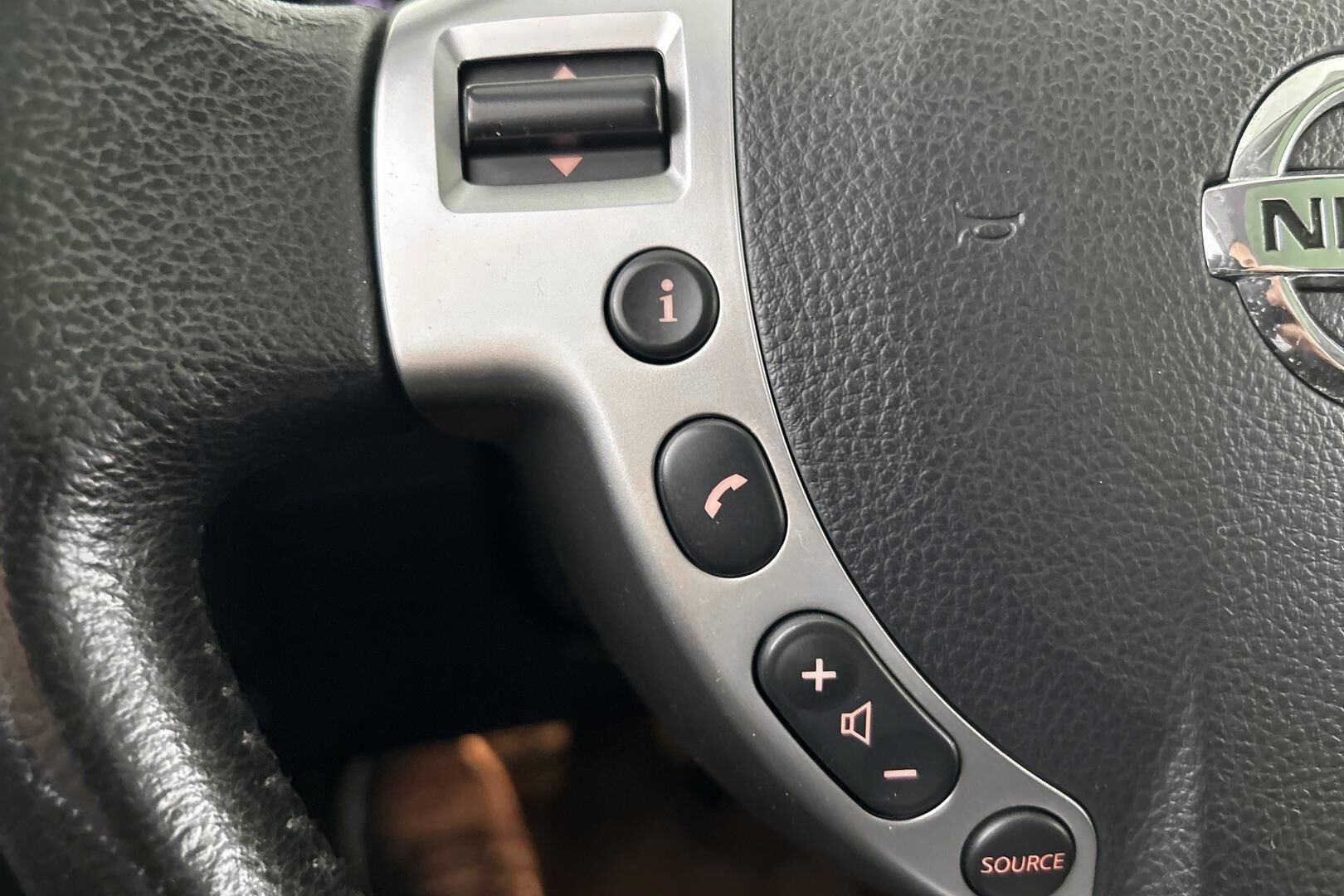 Nissan Qashqai+2 iso kuva 18