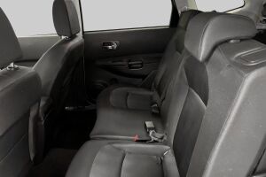 Nissan Qashqai+2 esikatselu 9