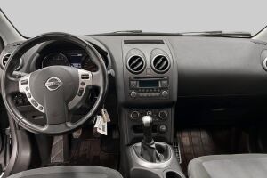 Nissan Qashqai+2 esikatselu 10