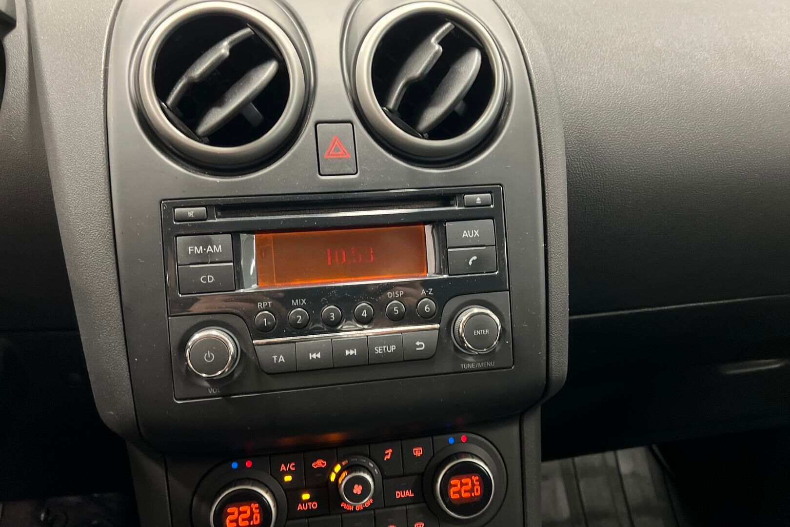 Nissan Qashqai+2 iso kuva 13
