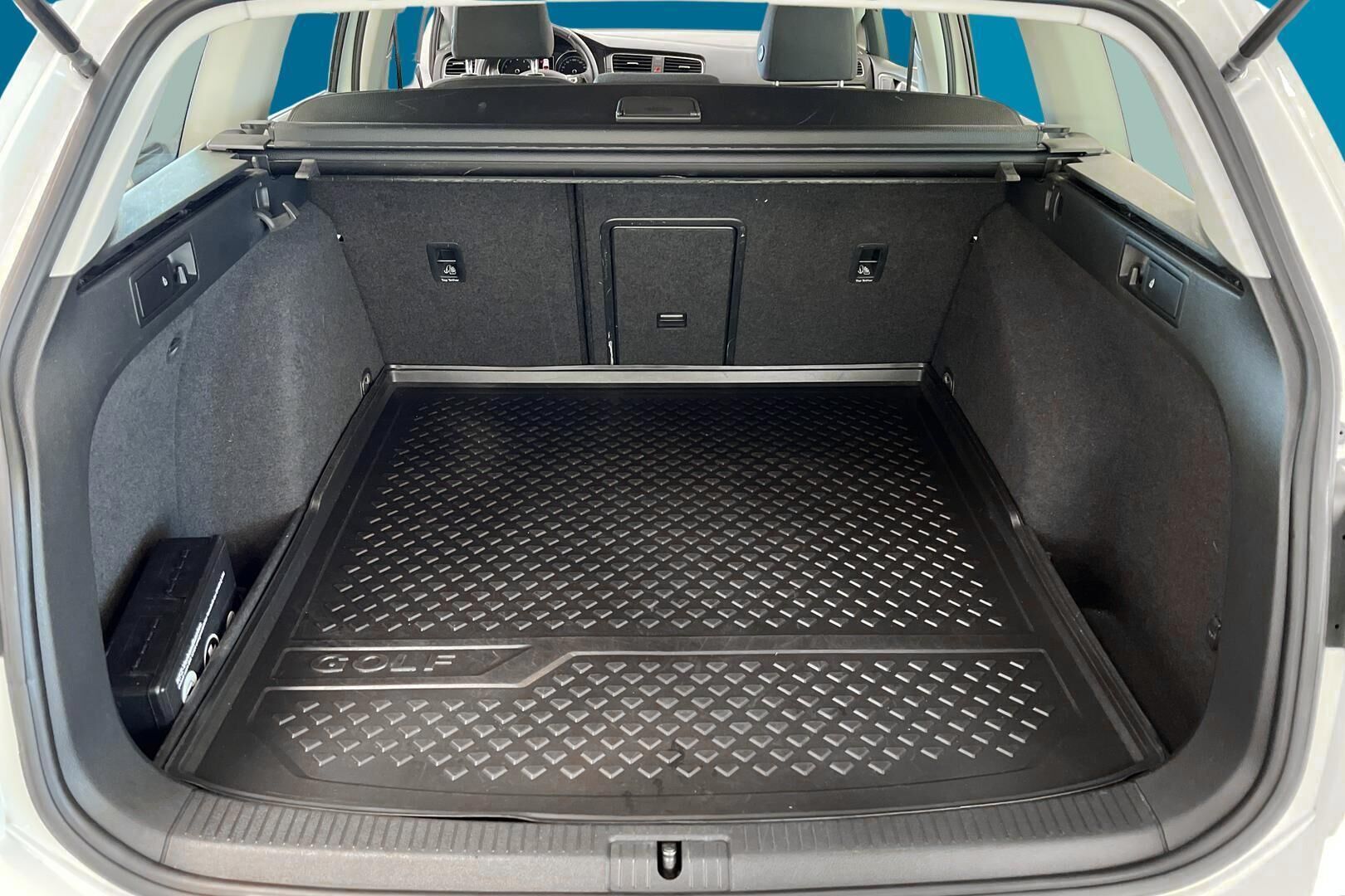 Volkswagen Golf iso kuva 10