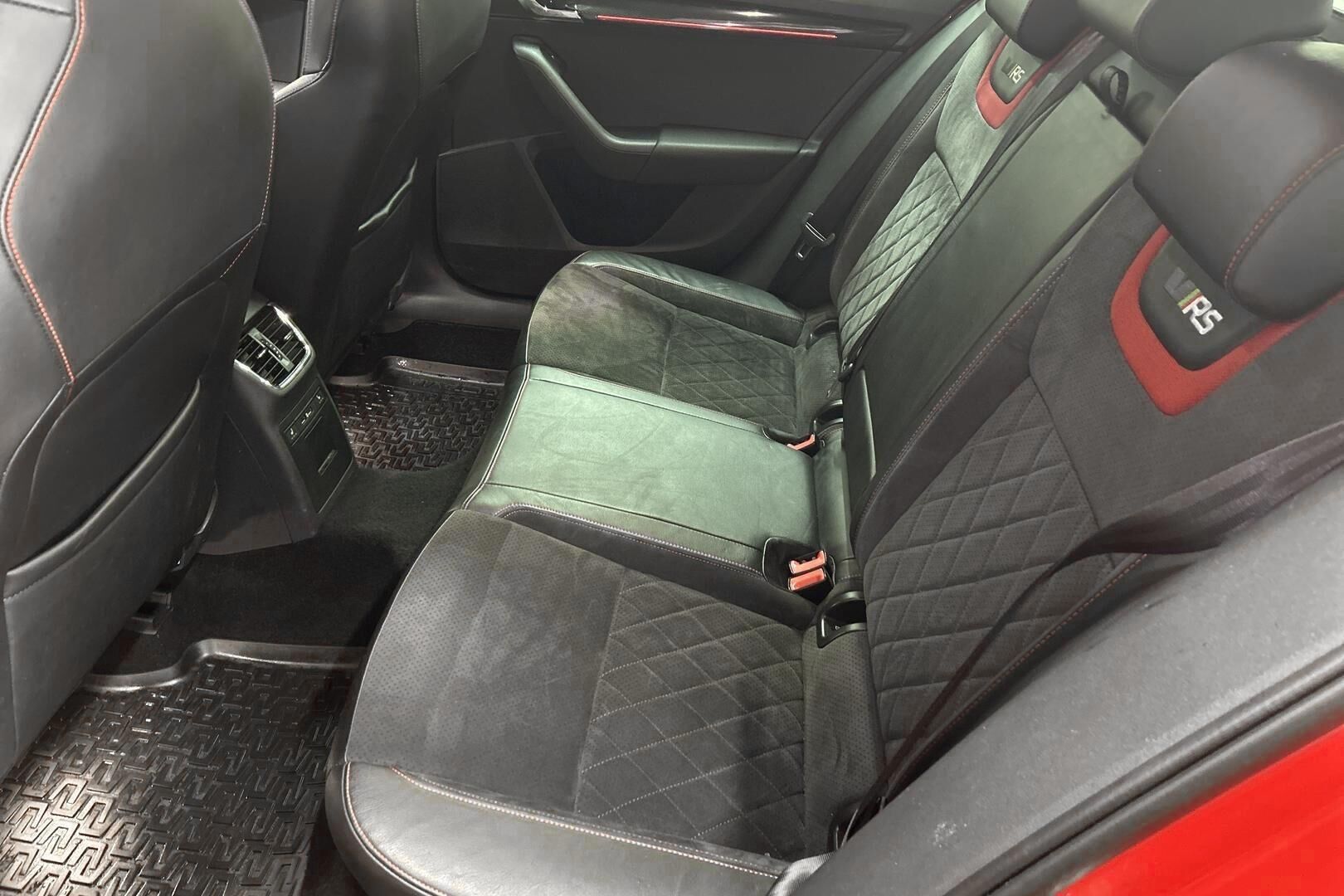 Skoda Octavia iso kuva 21